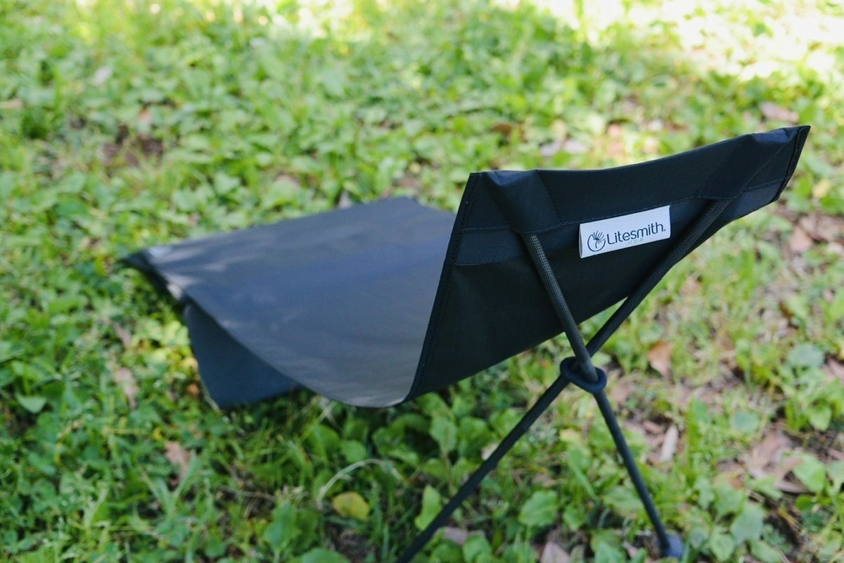 超軽量チェアLitesmith Qwikback UL chairにnoicoyamaico isupadを  