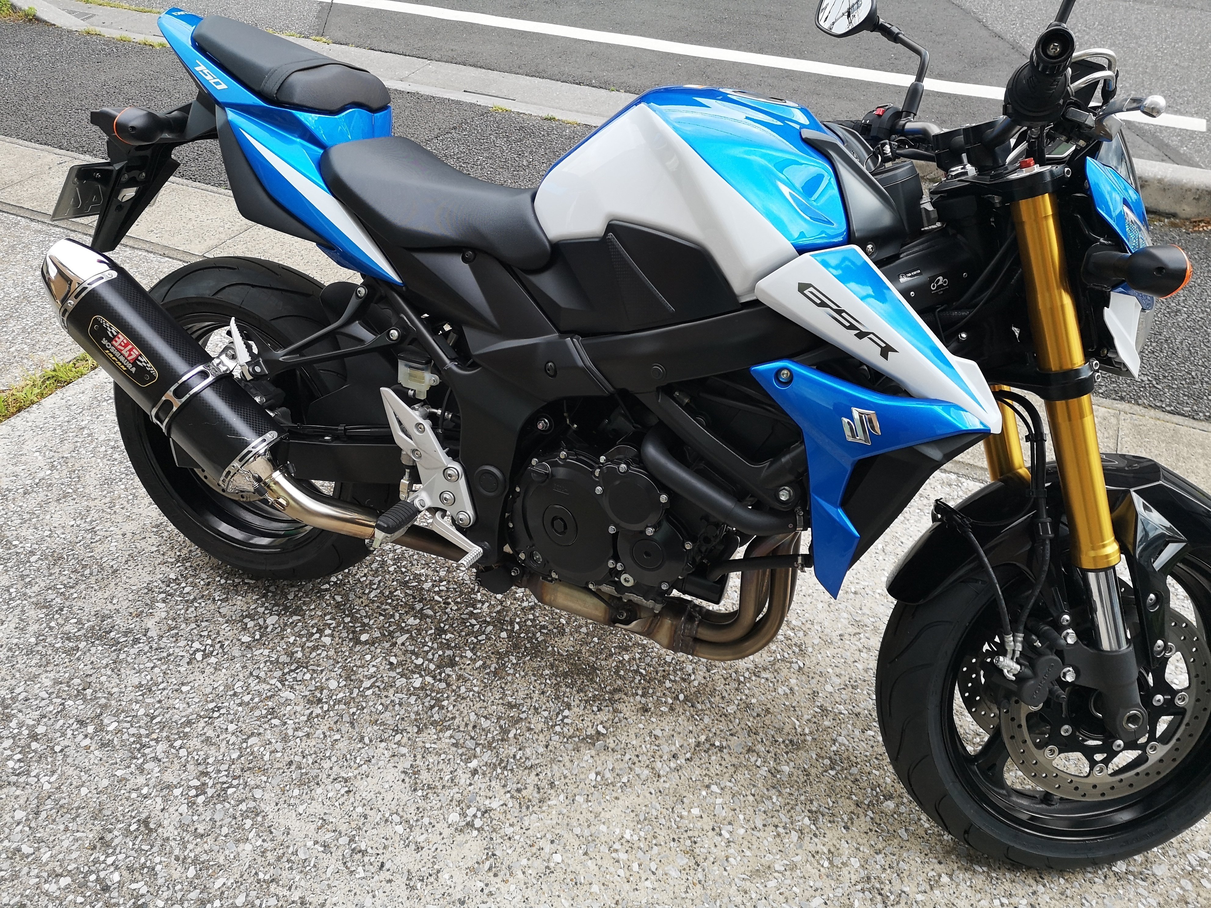 GSR750 サイレンサーマフラー 08J0 スズキ 純正  バイク 部品 GR7NA コケキズ無し 凹み・歪みなし そのまま使える 修復素材に 車検 Genuine:22104235