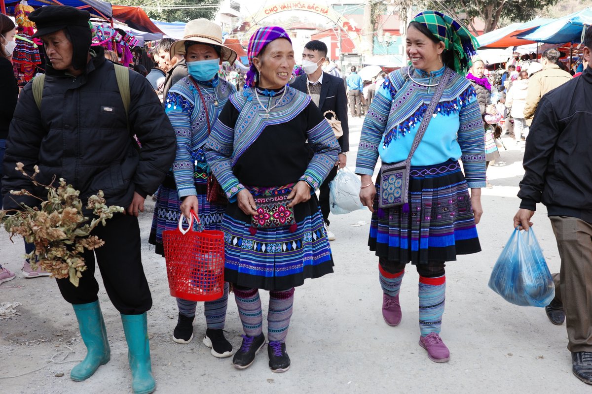 花モン族のサンデーマーケット（4)｜megtabi 