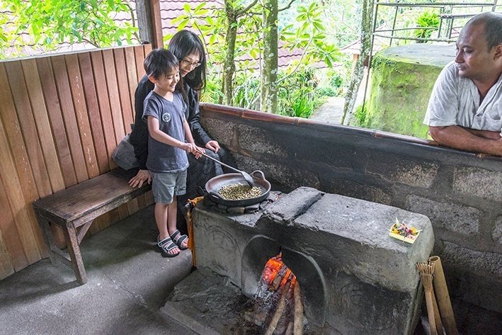 子どものためと思ったら大人がはまった。バリ島・キンタマーニの絶景と