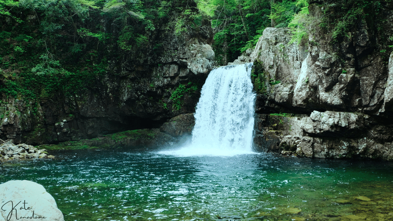 Hirosima Akiota Nidan falls.　(二段滝)