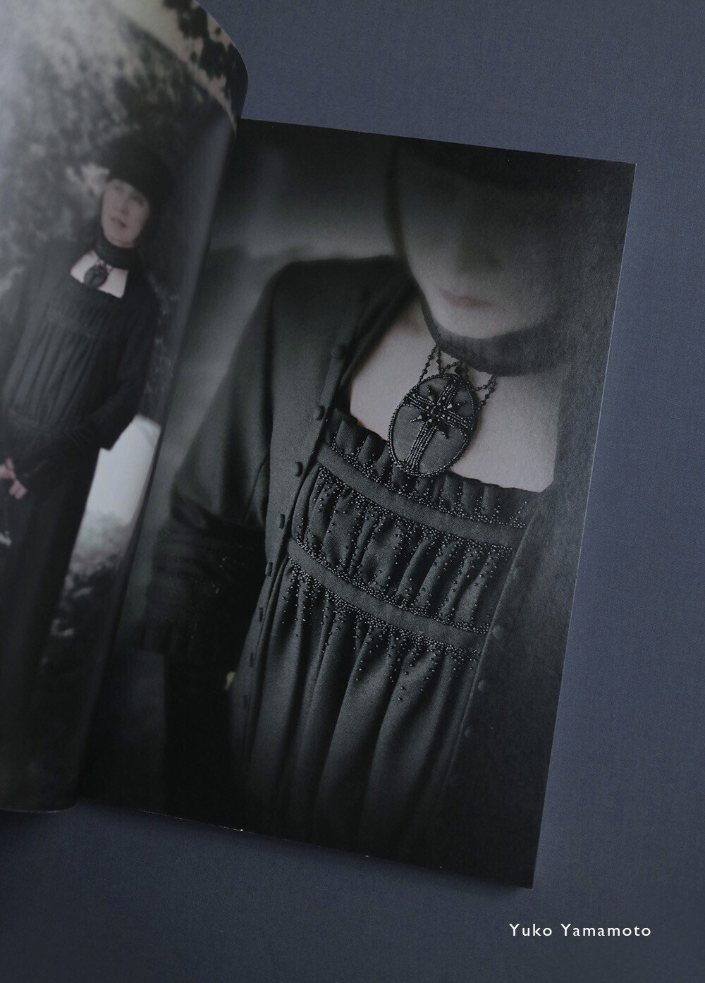 山本裕子｜黒よりも黒く｜｜MAUVE CABINET｜モーヴ・キャビネット