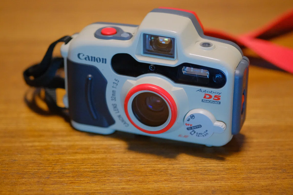 キャノン AutoBoy D5「フィルムカメラ体験」貸出カメラ作例写真｜歩き 