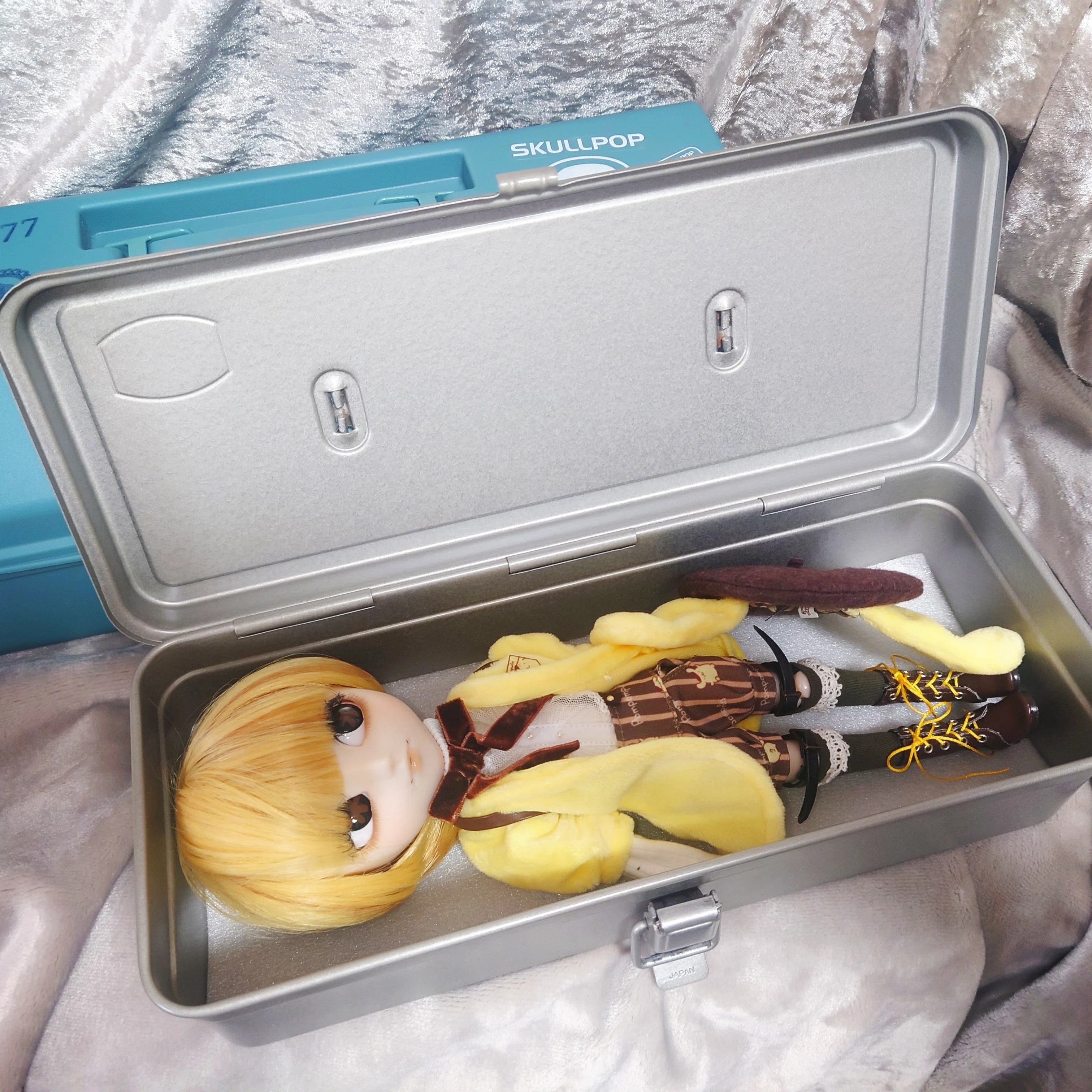 ドールとお出かけ…さて何に入れて連れて行く？｜キラボシザッカテン 中の人