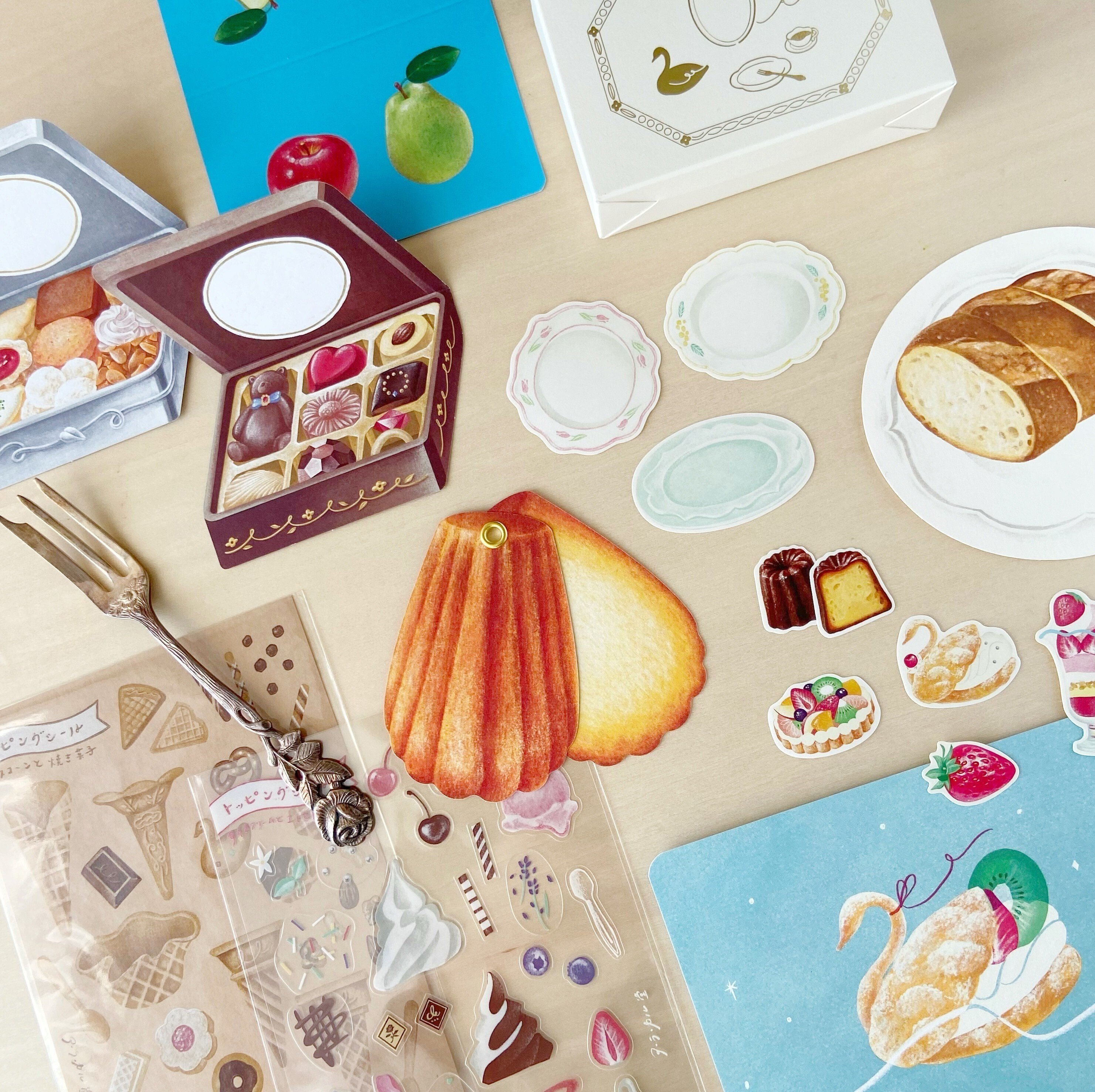 眺めてときめくクッキーカード缶セット FELISSIMO ア・ラ・カル堂