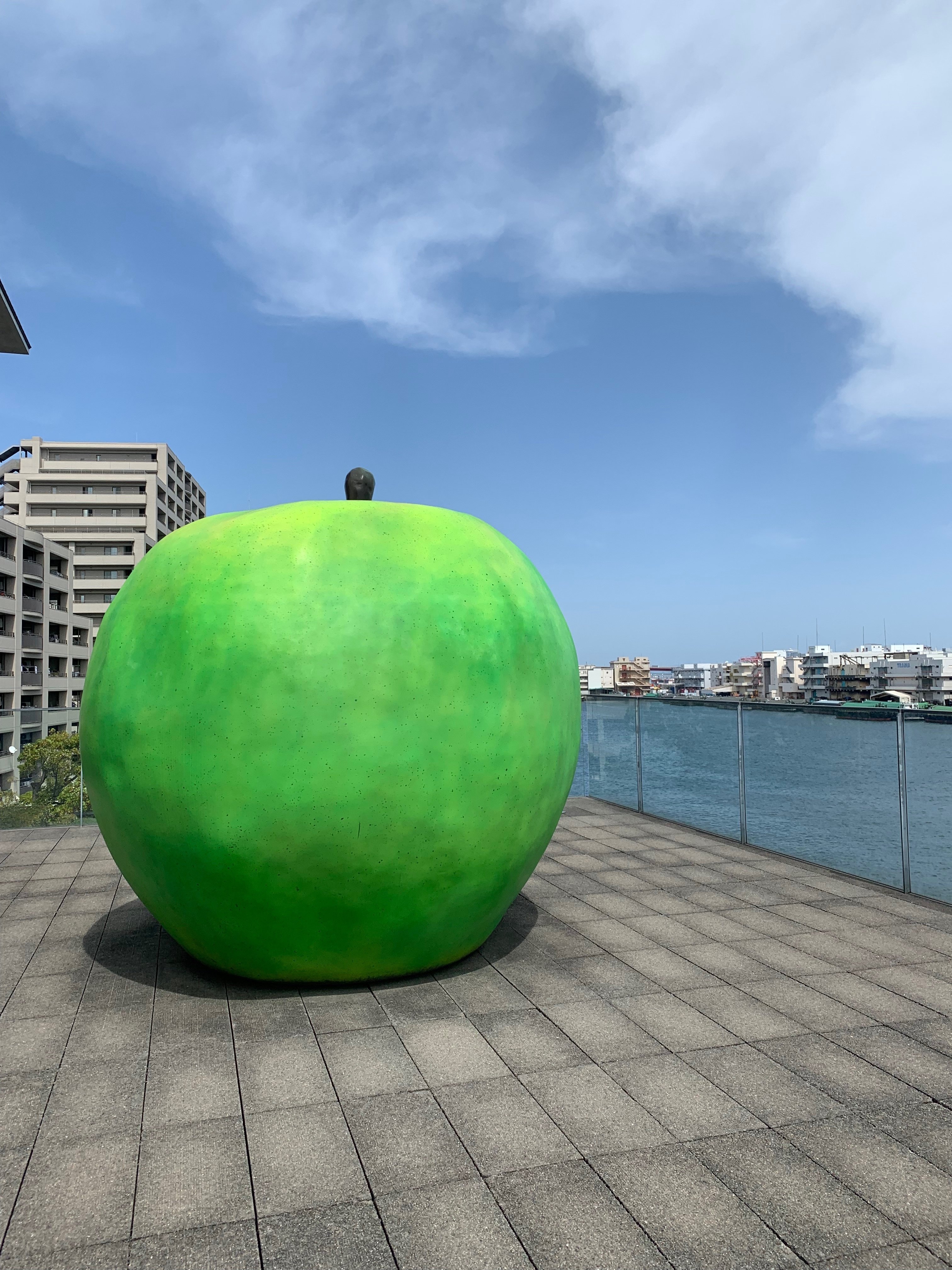 作家作品 幾何学模様の三角形陶器 作家作品 幾何学模様の三角形陶器