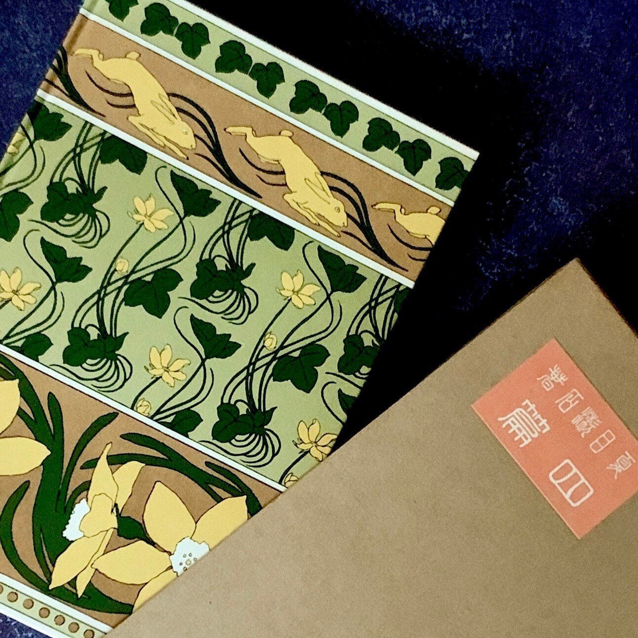 漱石VS谷崎！ 古書本めぐる予期せぬバトル｜銀河のハルカ