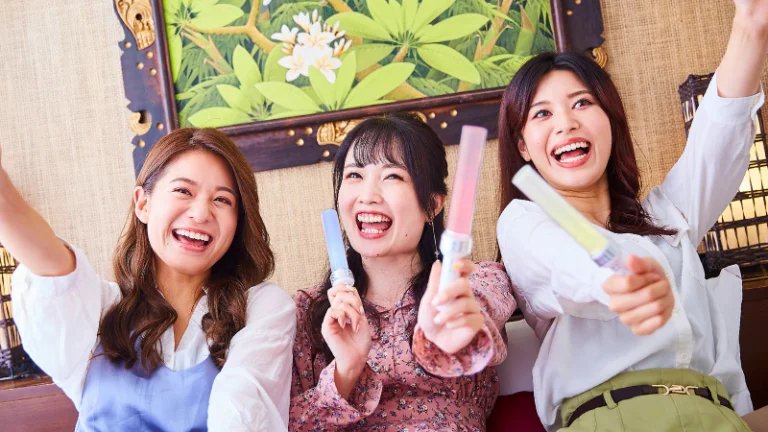 大画面スクリーン＆プロジェクター完備！カラオケパセラで楽しむ上映会