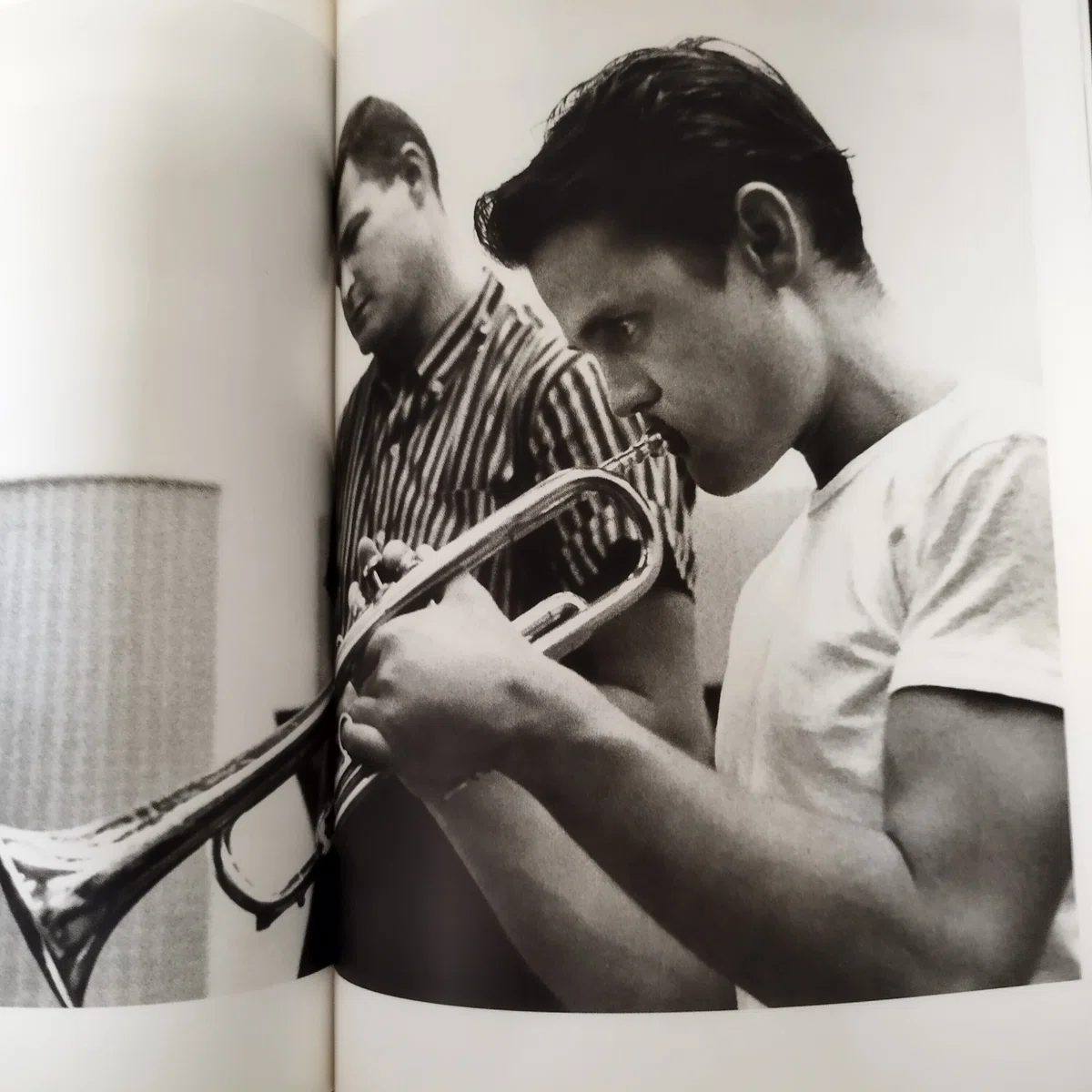 チェット・ベイカー写真集『Young Chet』について思うことを少し｜古書 