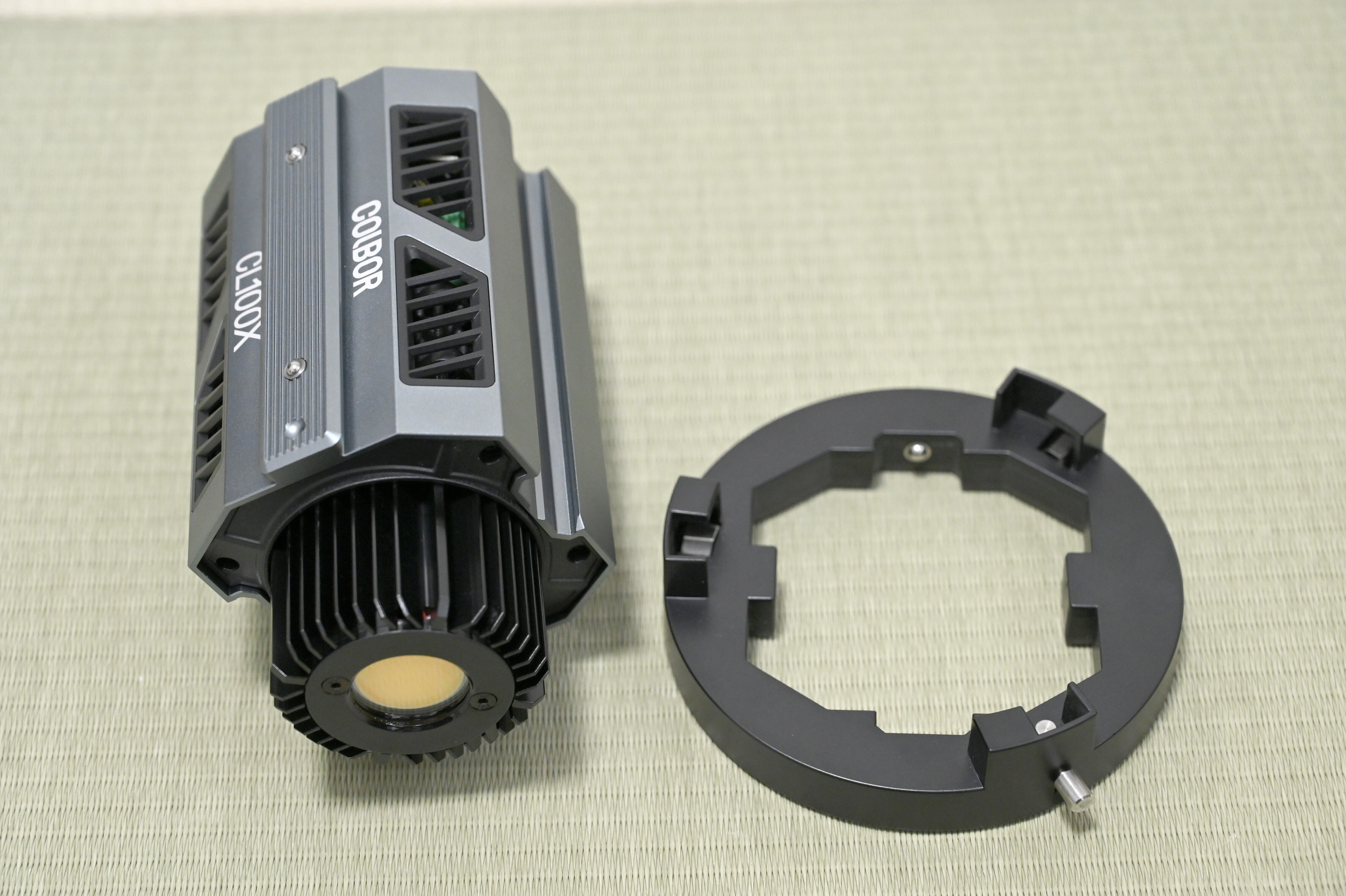 落下が不安】COLBOR CL60にソフトボックスつけたら落ちるんじゃ