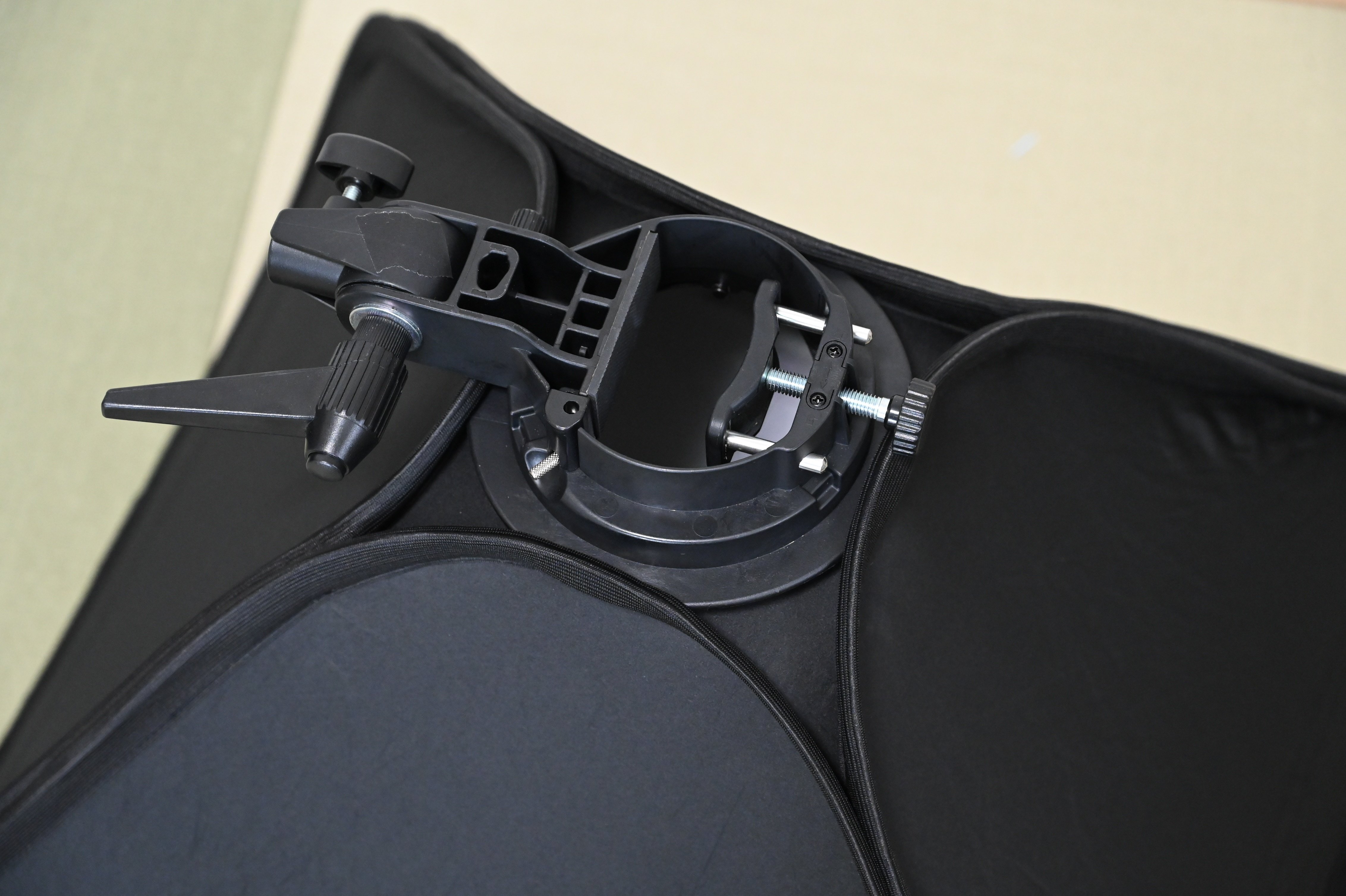 落下が不安】COLBOR CL60にソフトボックスつけたら落ちるんじゃ 落下が不安】COLBOR CL60にソフトボックスつけたら落ちるんじゃ