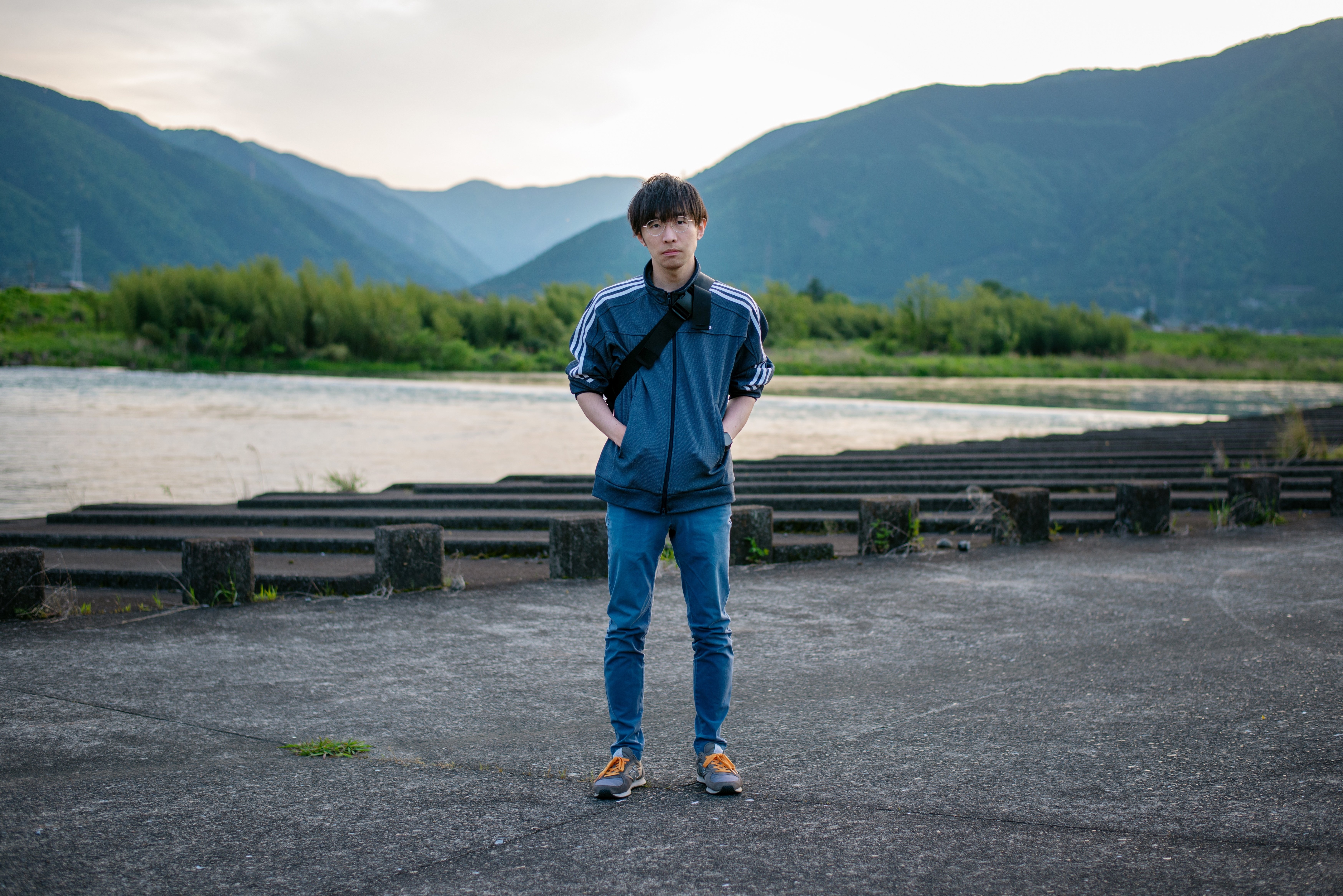 写真作品「落潮」 罹災後「襲いかかった川で家財道具や服を洗濯」静止画ニュースとして