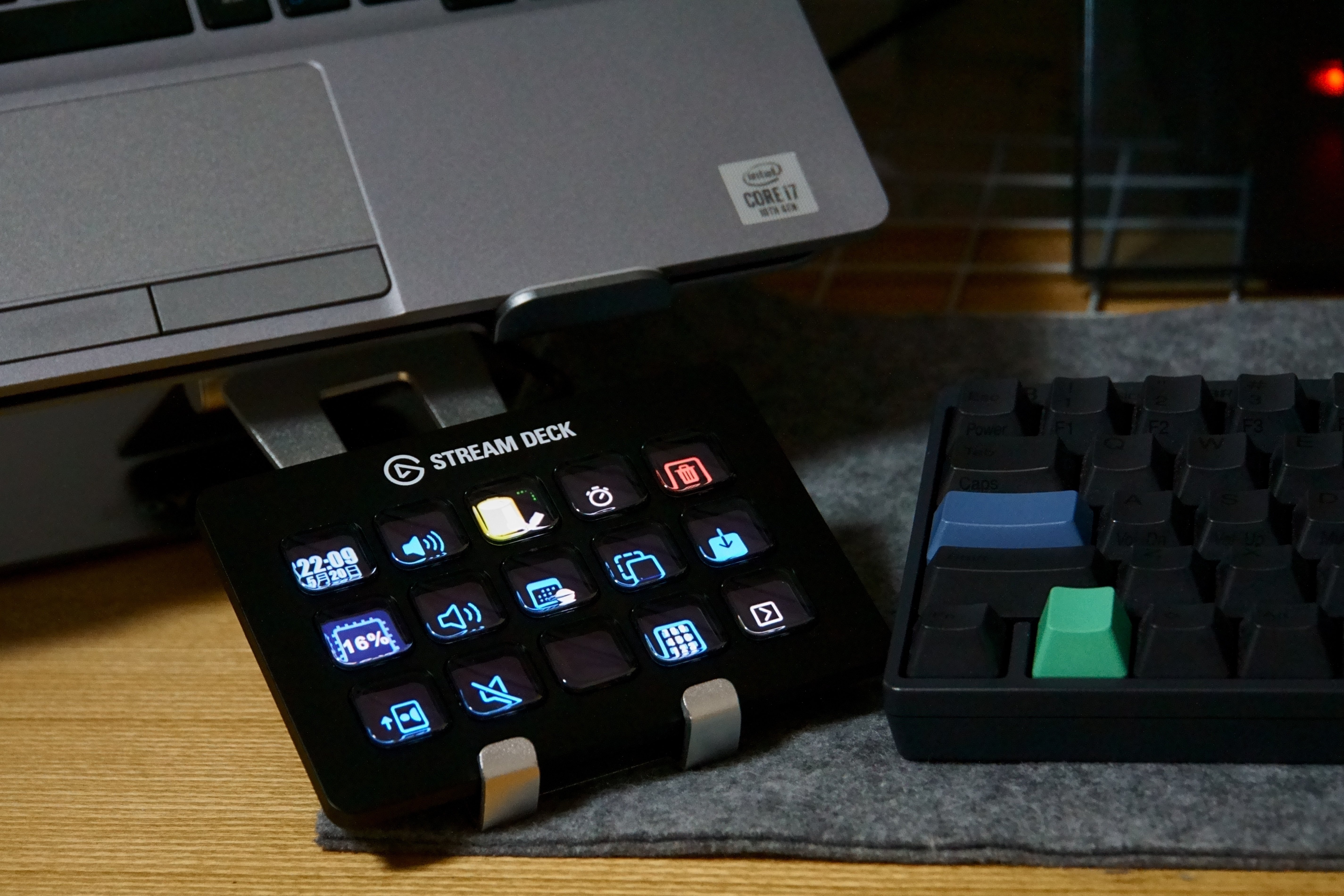 Elgato Stream Deck どこに配置すべきか|もっちん Elgato Stream Deck どこに配置すべきか|もっちん