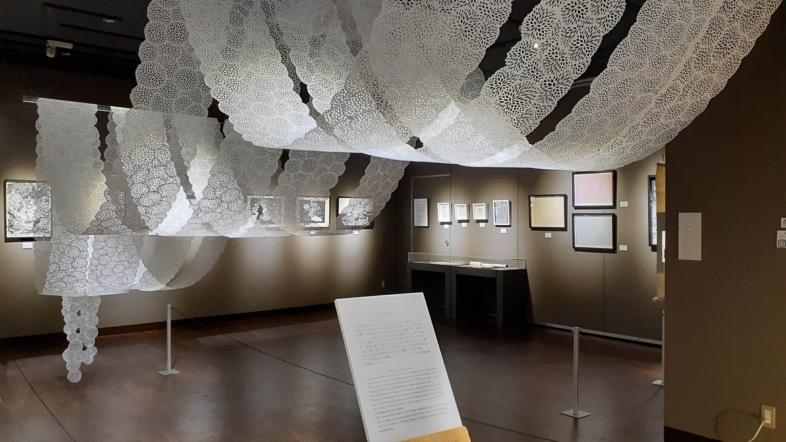 切り絵の森美術館】企画展「望月めぐみ切り絵展 祈り咲く空」を見に