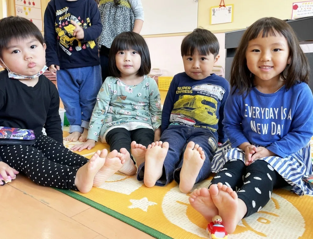 はだし保育がはじまりました!|学校法人森本学園 琴似中央ようちえん