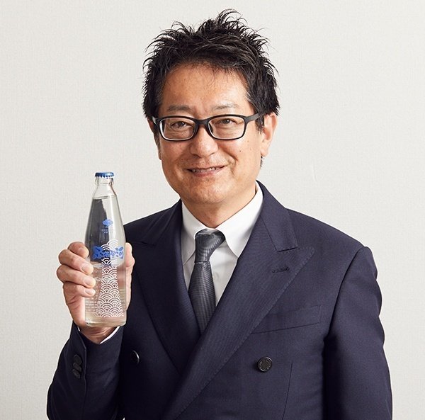 富士ボトリング株式会社　代表取締役　山崎和彦