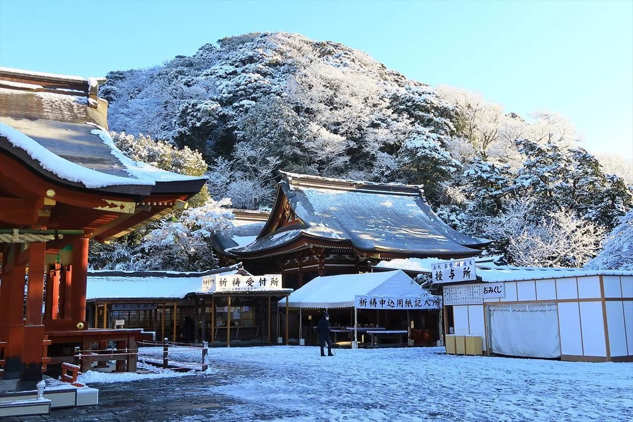 雪の鶴岡八幡宮｜鎌倉PRESS（別館）