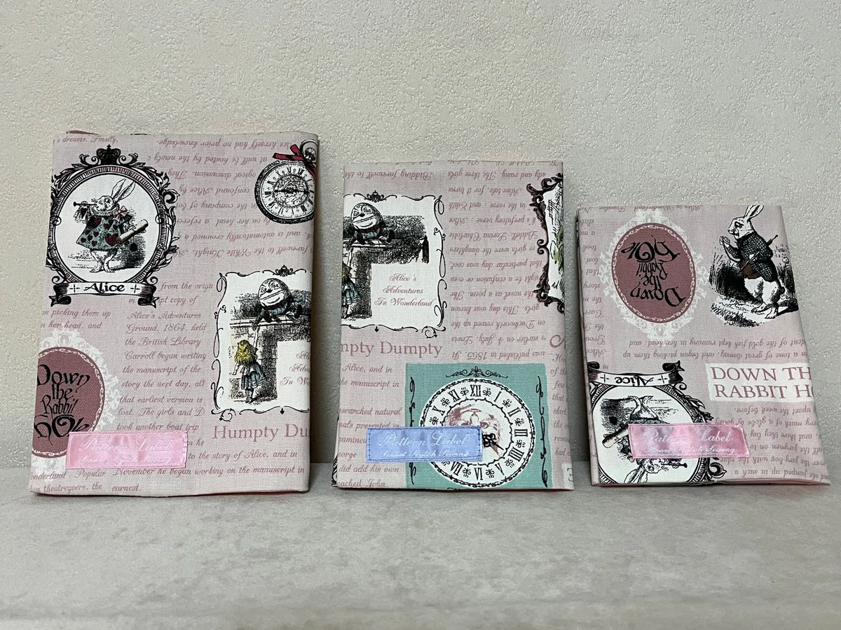 Alice In くどく Wonderland 文庫本サイズ ブックカバー ハンドメイド