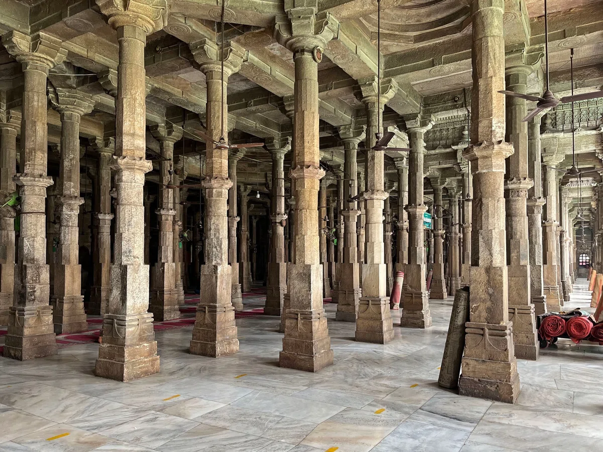 建築】インドの気候風土に結びついたアーメダバード繊維業会館（ル 