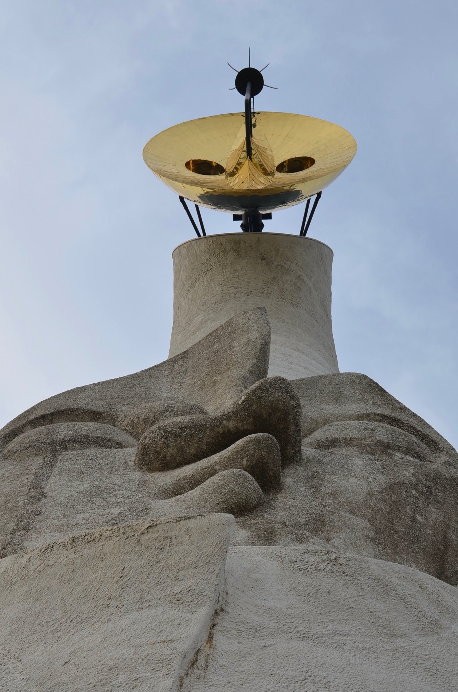 さまざまな表情の顔にひきよせられて｜sanchi