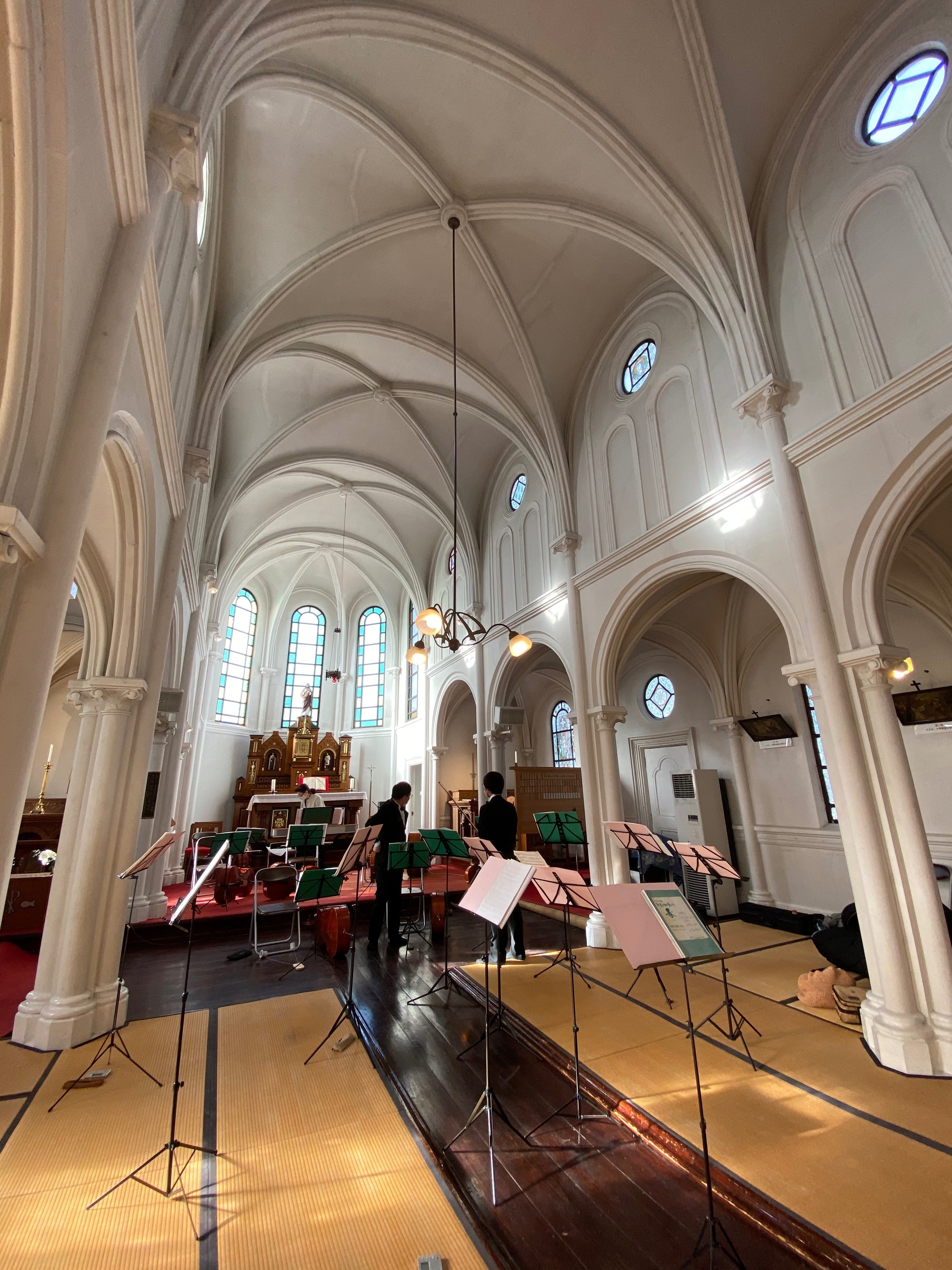 日本の最も美しい教会」鶴岡カトリック教会＊黒いマリア像｜roi