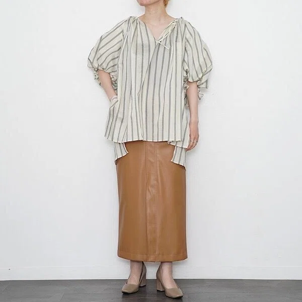 ロマンチックなムードのブラウス【Uhr】Striped Volume Sleeve Blouse 