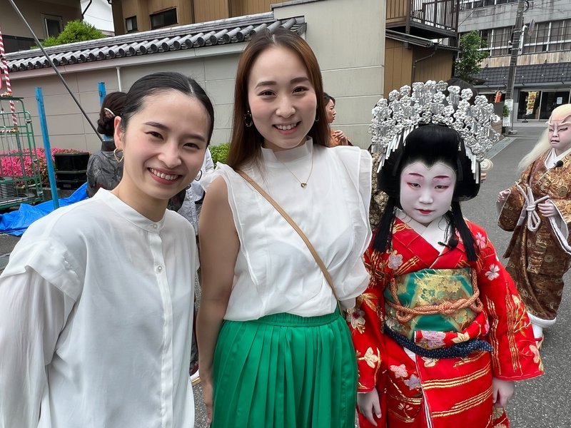 幼馴染と岸彩乃さん