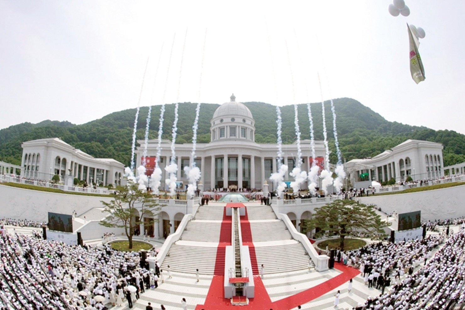 そっくり － 米国連邦議会議事堂と天正宮（旧統一教会・清平）｜BB-8