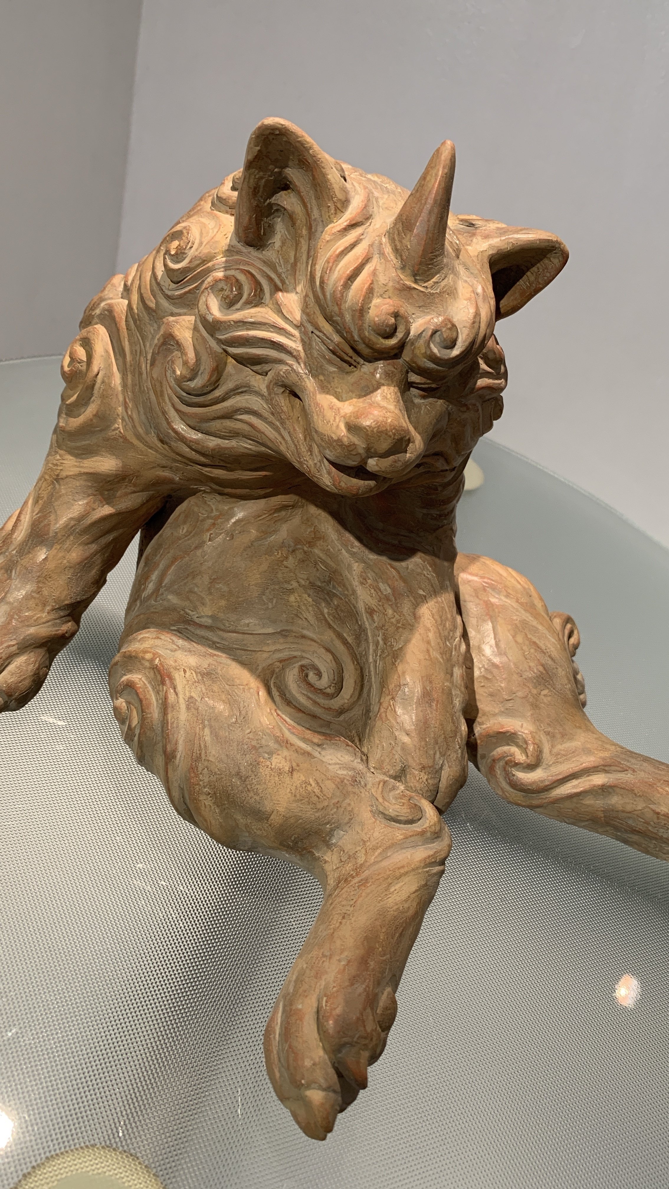 オフの微笑みにほっとする。｜TABU