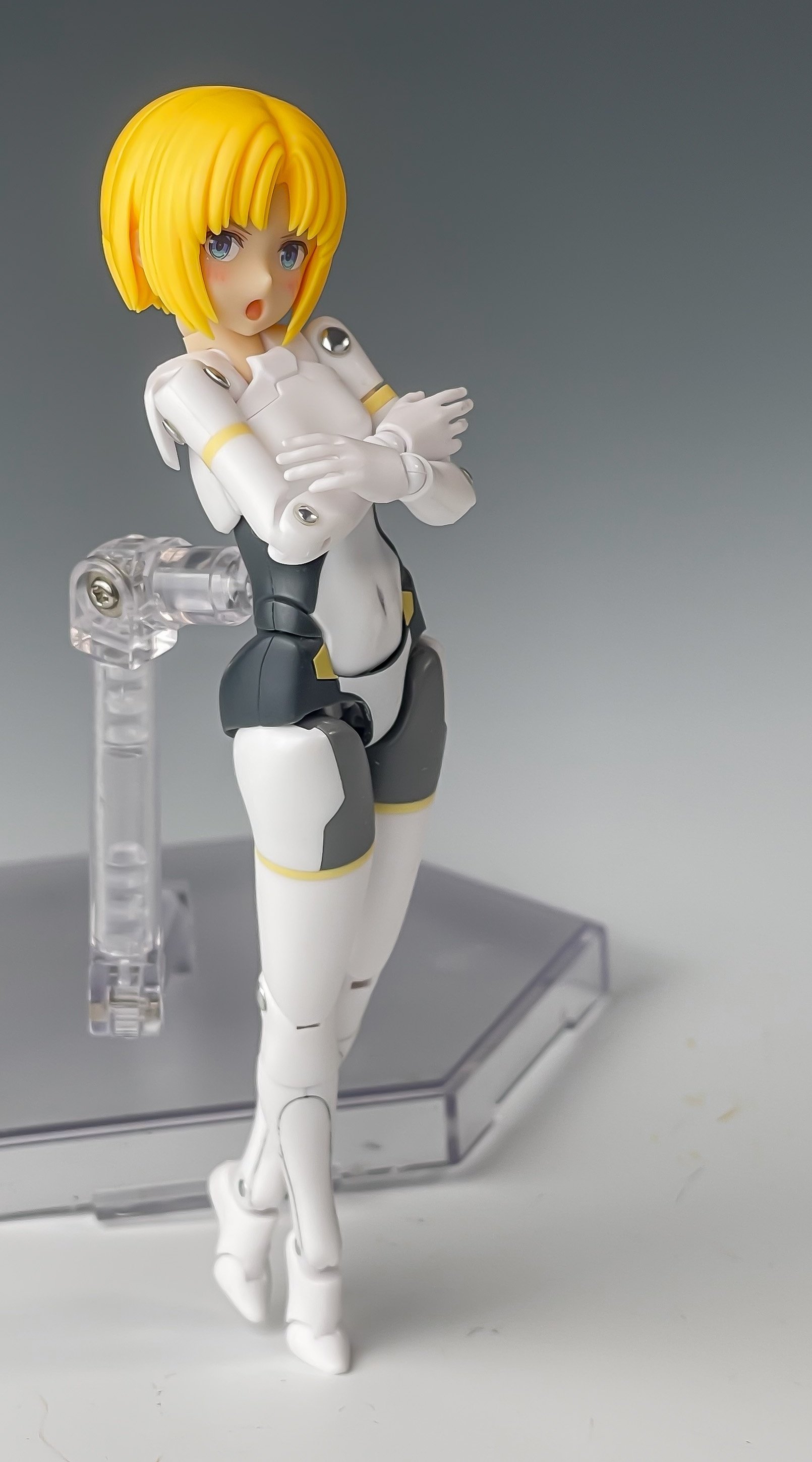 武装神姫アーンヴァルのプラモは設計がすごいし塗装しないのが 武装神姫アーンヴァルのプラモは設計がすごいし塗装しないのが