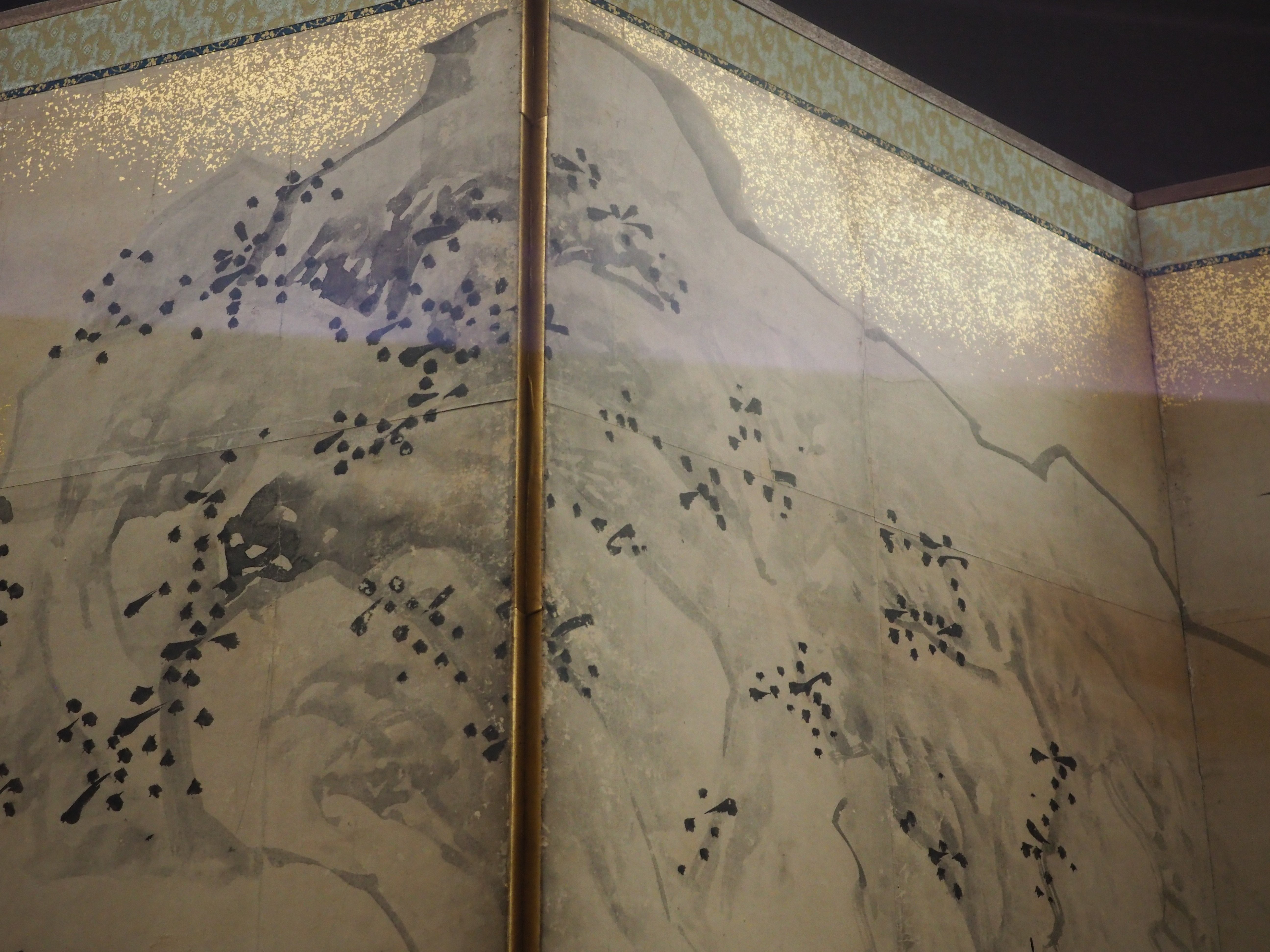 外国人に人気の伝狩野元信《楼閣山水図屏風》を改めて見てみた…＆ 池