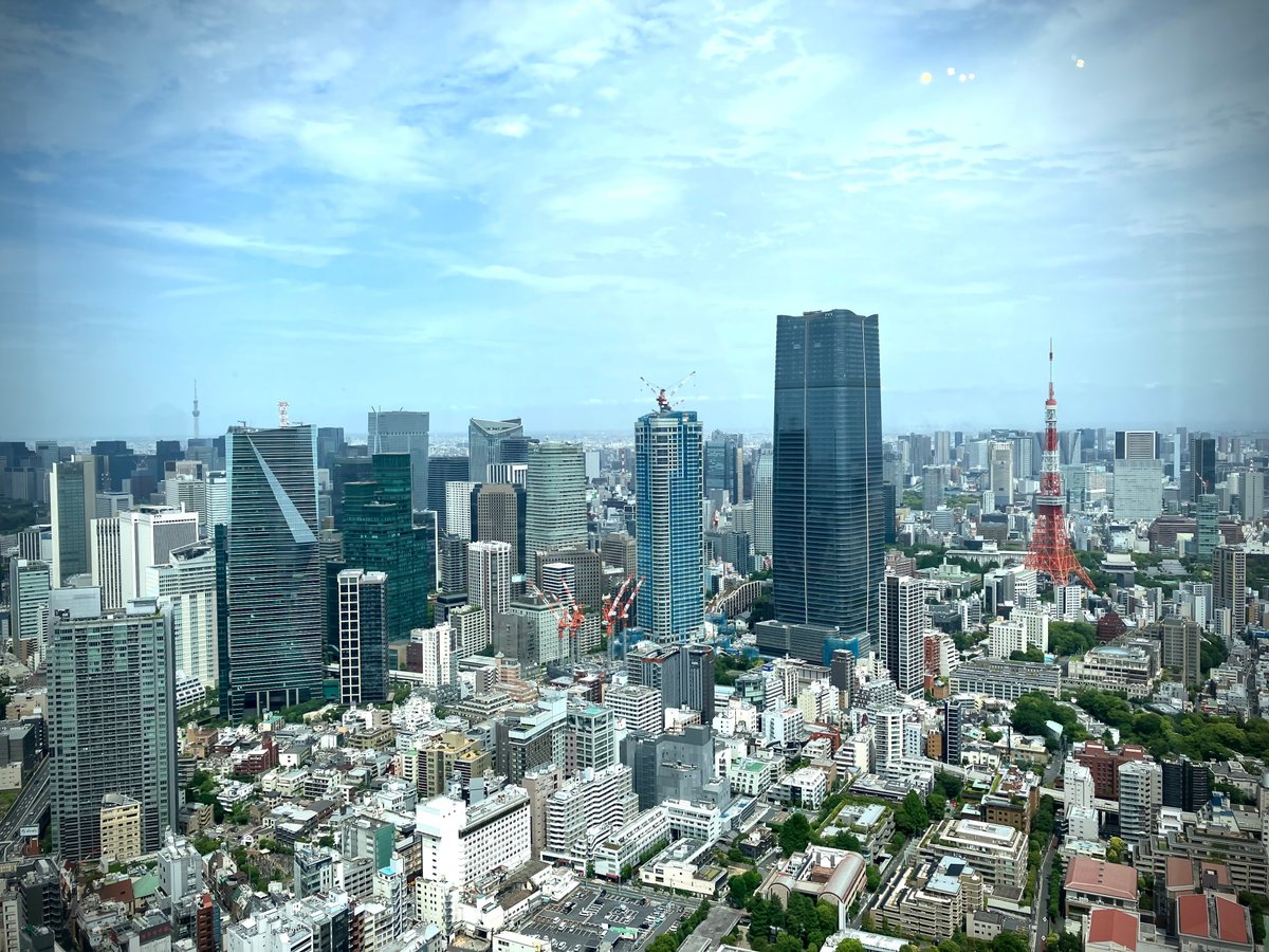 外の景色がみえます。スカイツリーと東京タワーが一気に見えました。