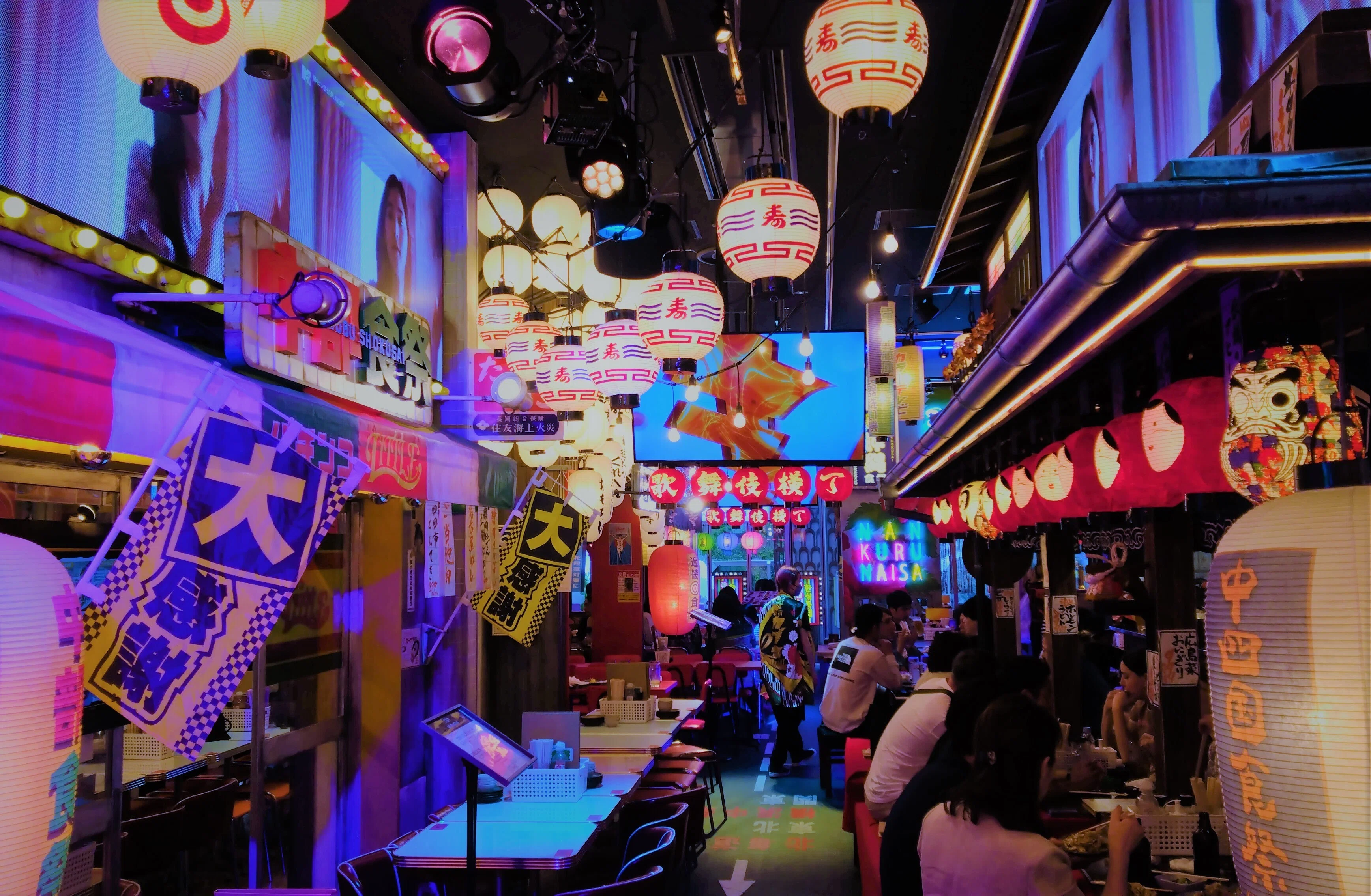 風景写真】新宿歌舞伎町タワーに行ってきました｜空下 元 ：美少女