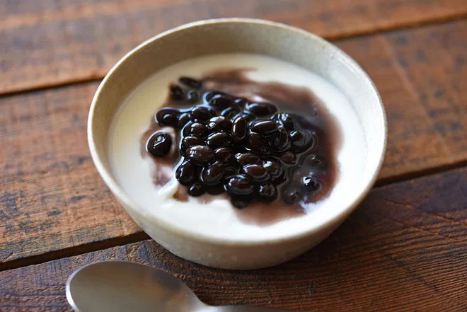 黒千石大豆の煮豆の食べ飽きなさ。ヨーグルトとも相性よしです！｜白