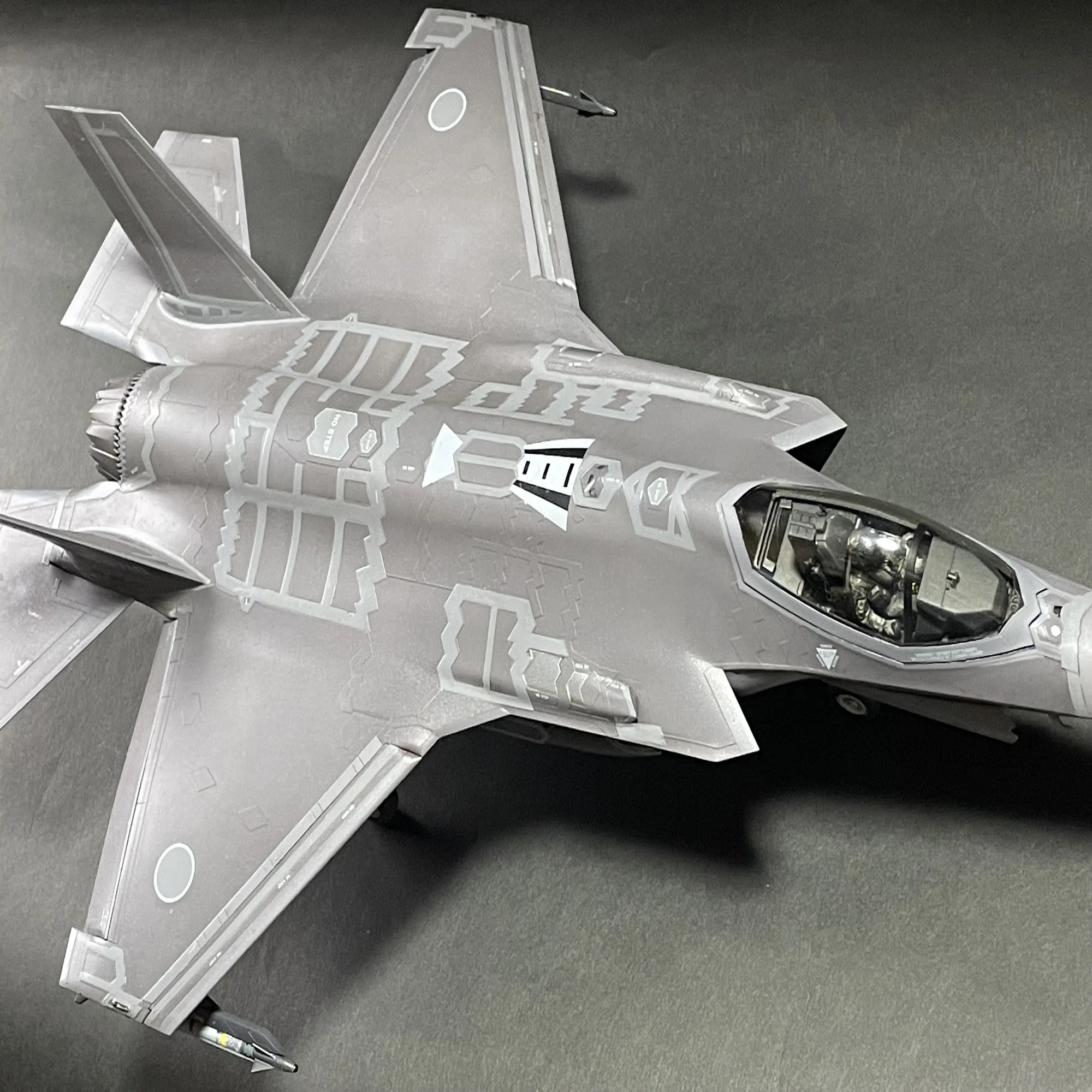 シニア出品事例】極めた趣味「プラモデル制作」を出品！現役引退後は 