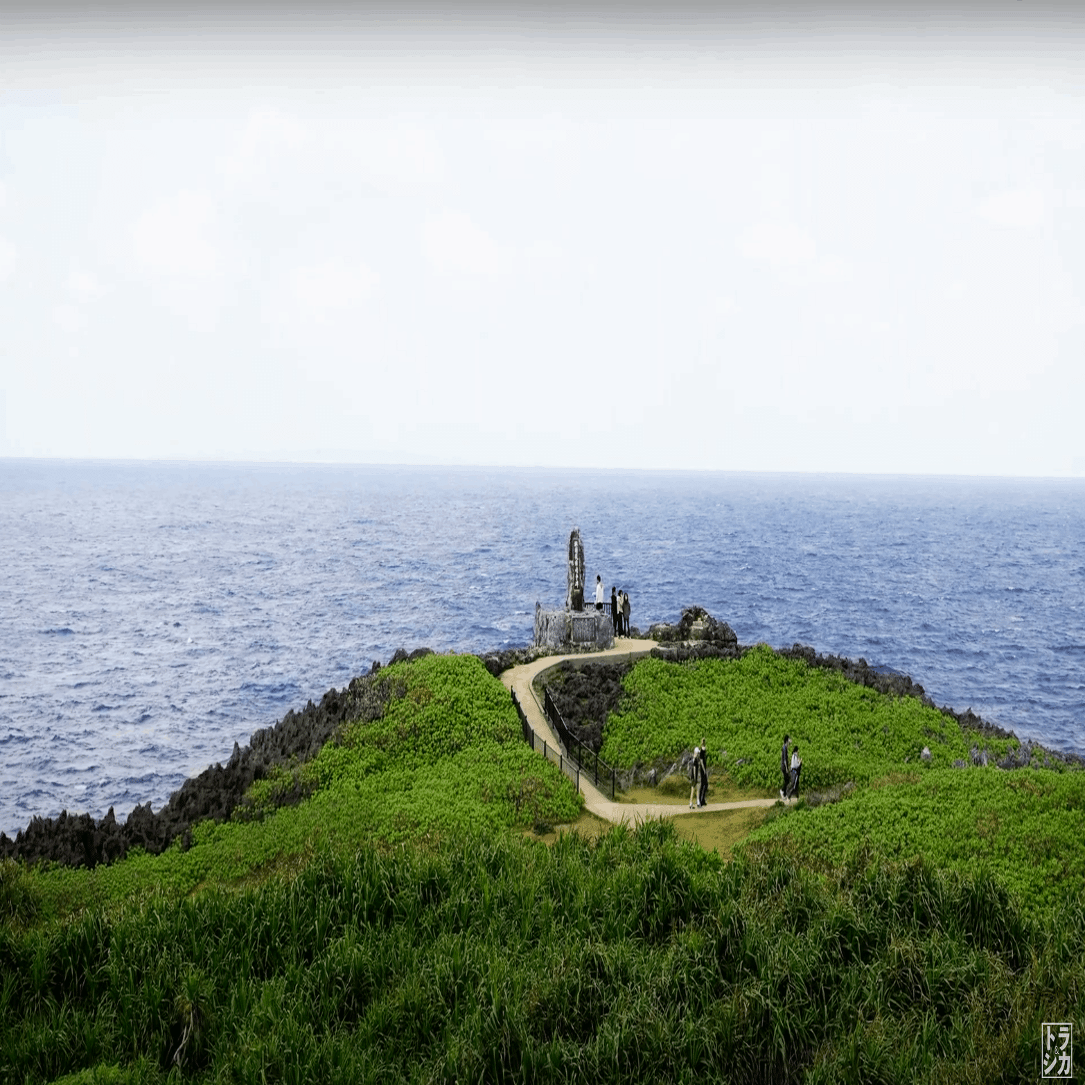 辺戸岬（沖縄） ソーダ色の波が美しい沖縄最北端「辺戸岬」｜トラシカブログ