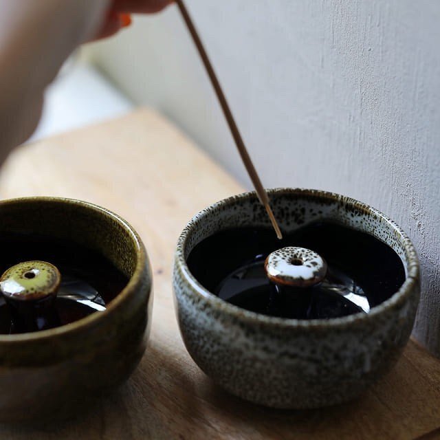 ヒッピーのアイディア？！陶器で作られたお香立て【FREEPARK