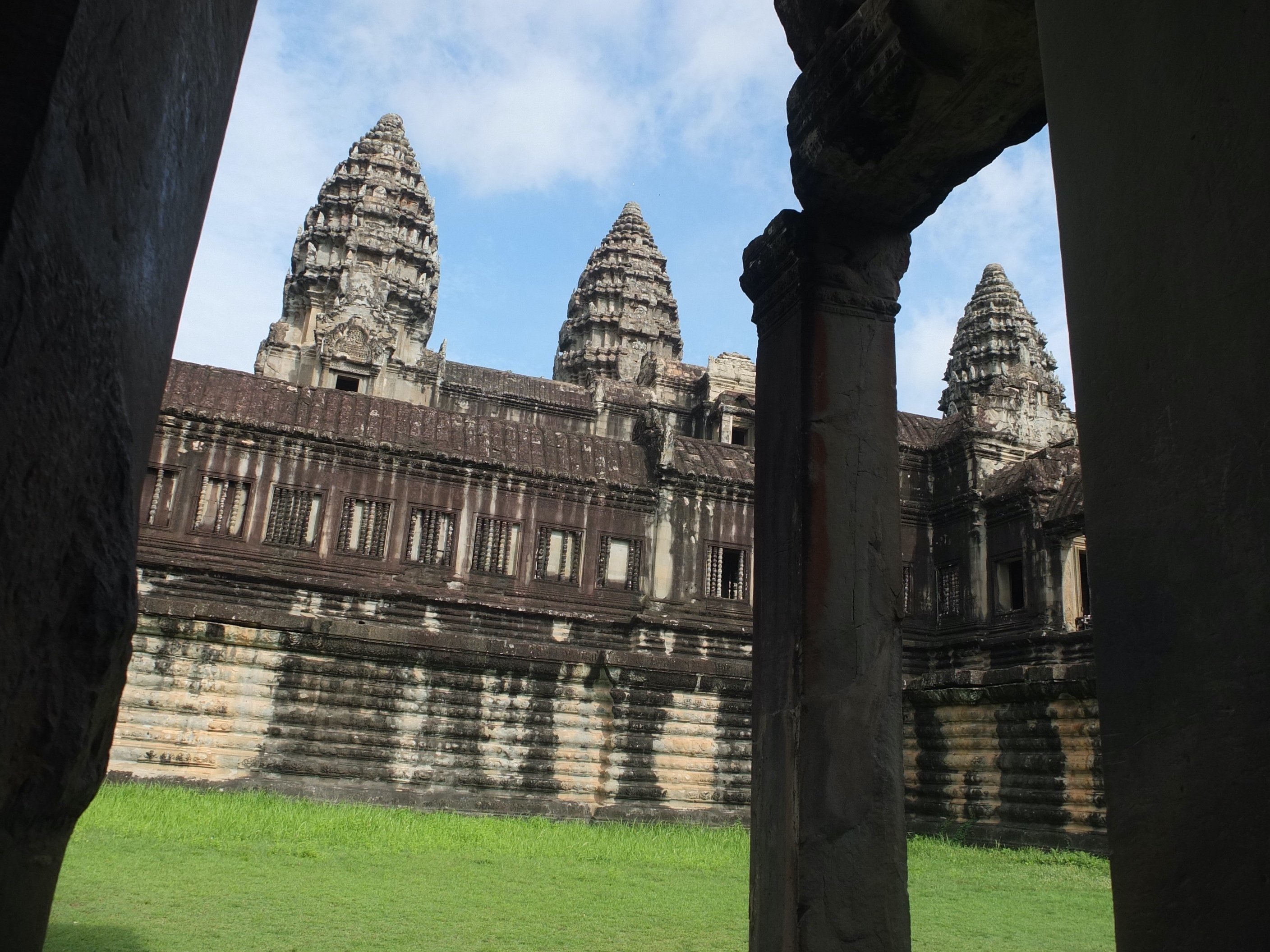 遺跡探訪71】真っ暗闇、裏からアンコールワット（Angkor Wat