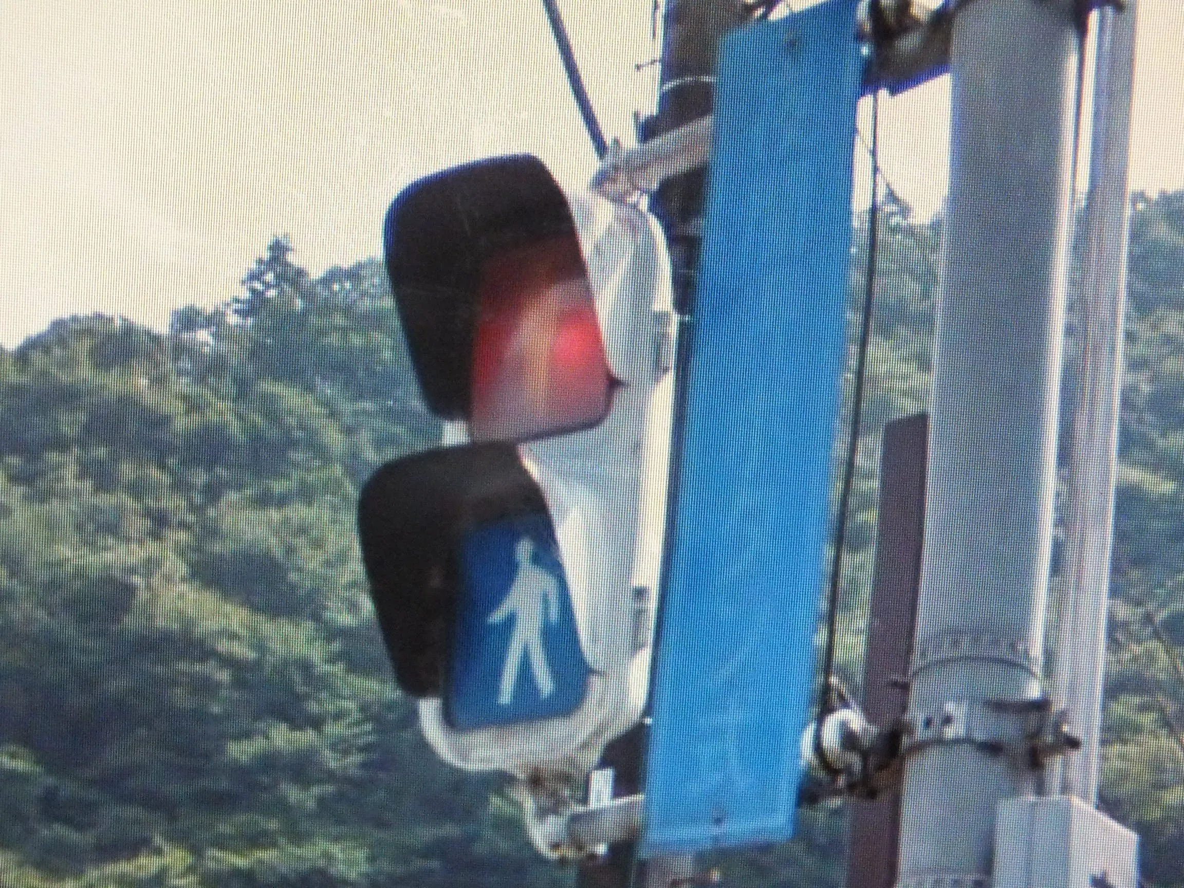 高尾-41】八王子市高尾町「高尾山入口南」にある短フードの京三VAC型