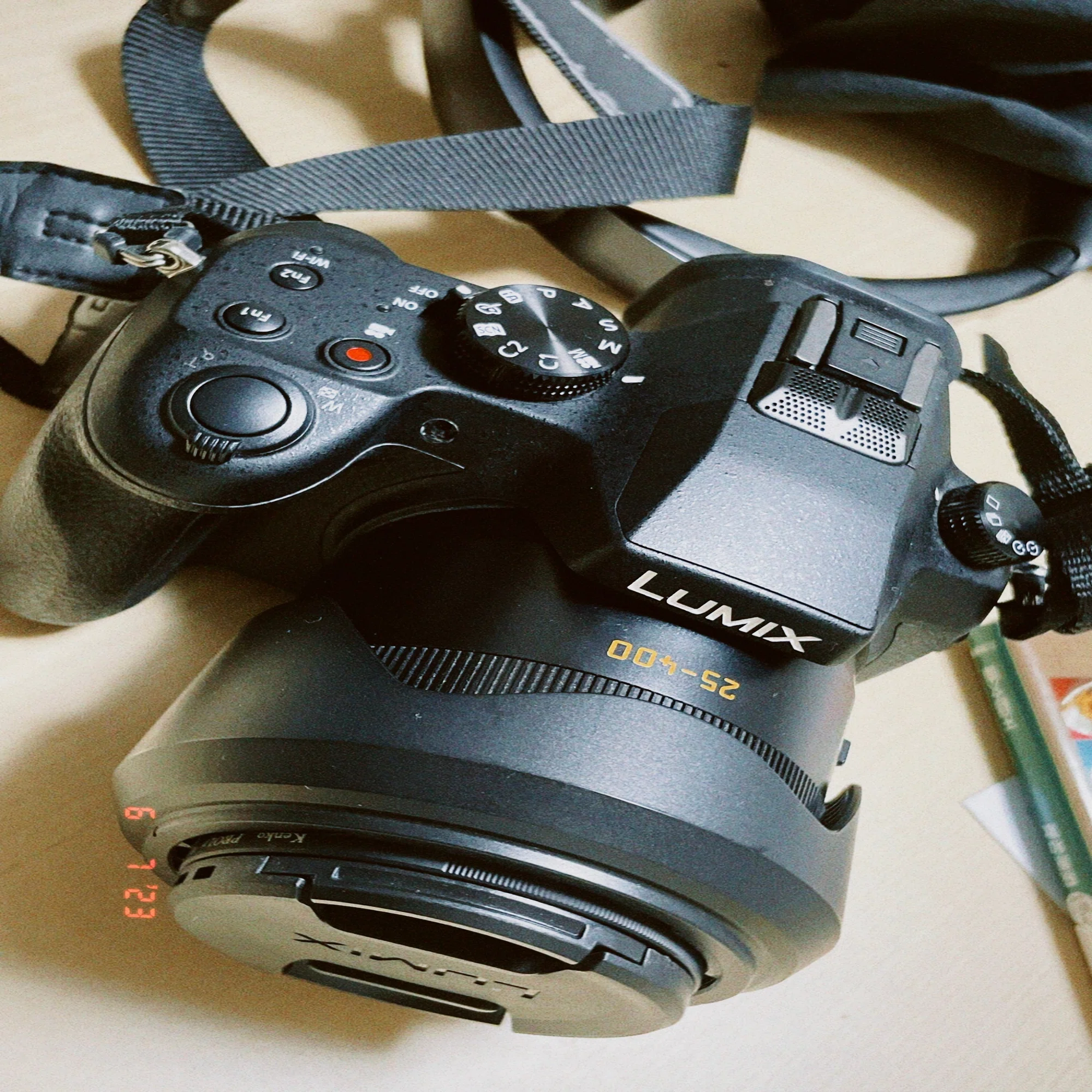 父のカメラ、LUMIX DMC-FZ1000｜tomohi