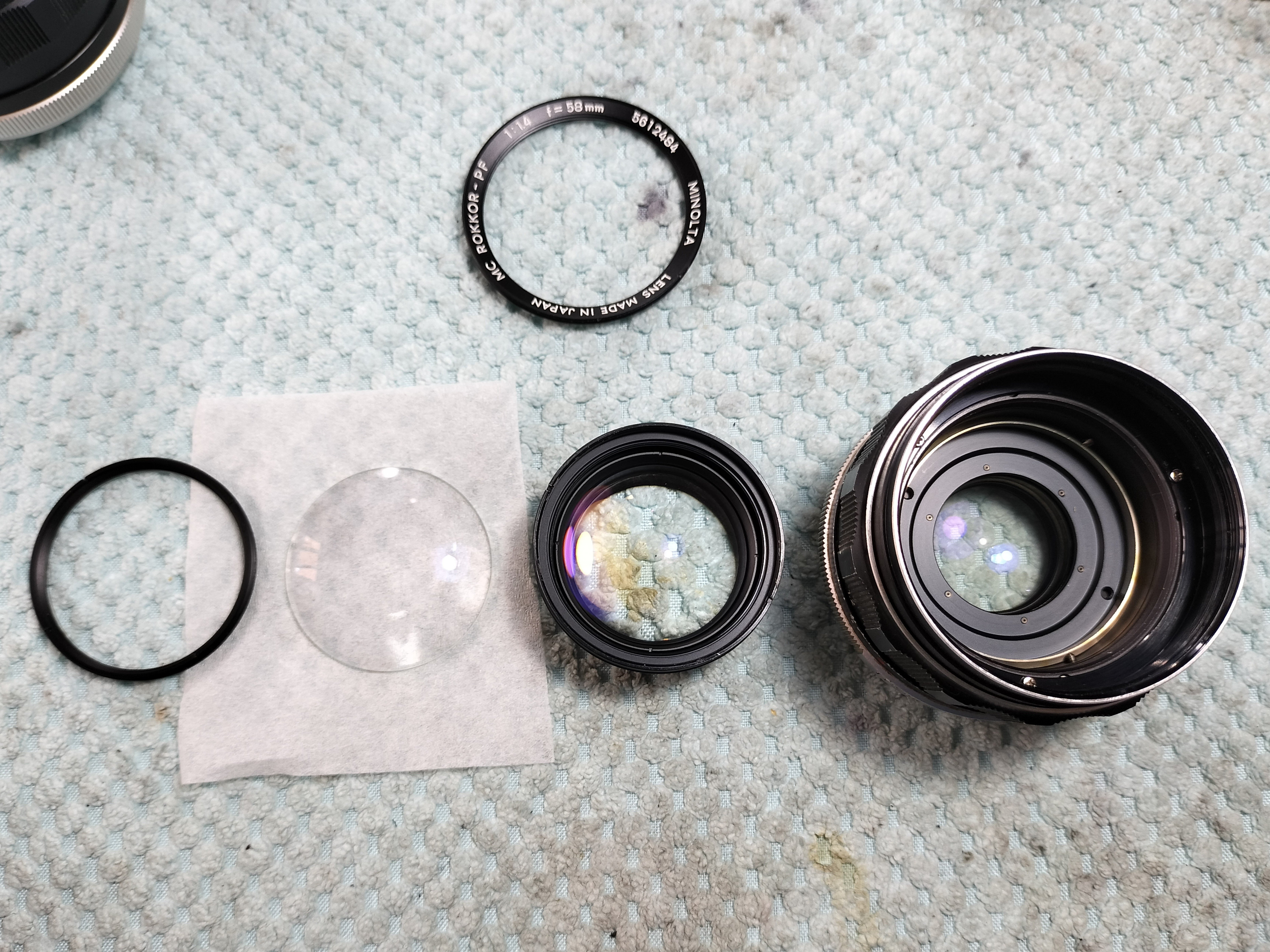 Minolta MC Rokkor 58mm F/1.4の分解｜フィルムカメラ修理のアクアカメラ