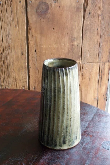 平山元康 作陶展』より。花器や注瓶など。｜くらしのギャラリー