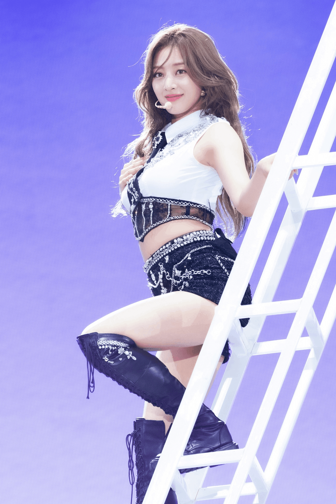 成熟した美しさに満ちた女神たちのソロ競演に酔う！『TWICE 5TH WORLD