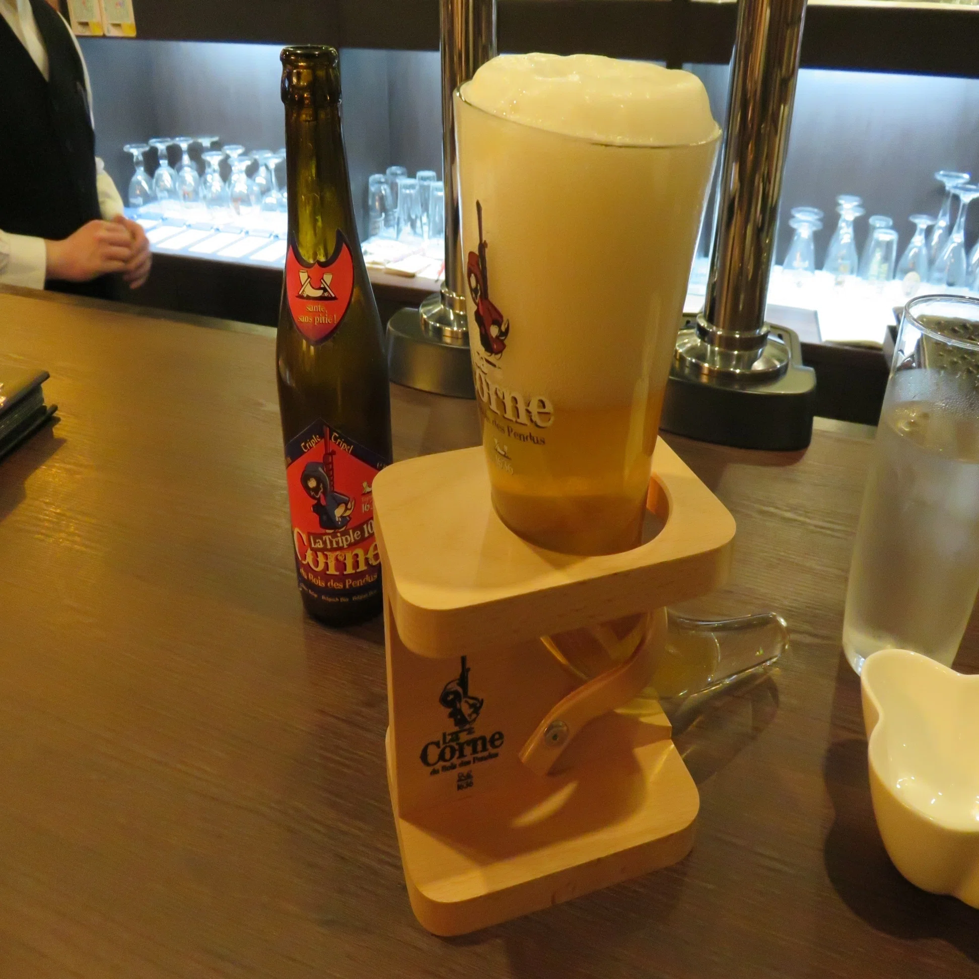 不思議な不思議なビールのグラス 前編｜水鏡
