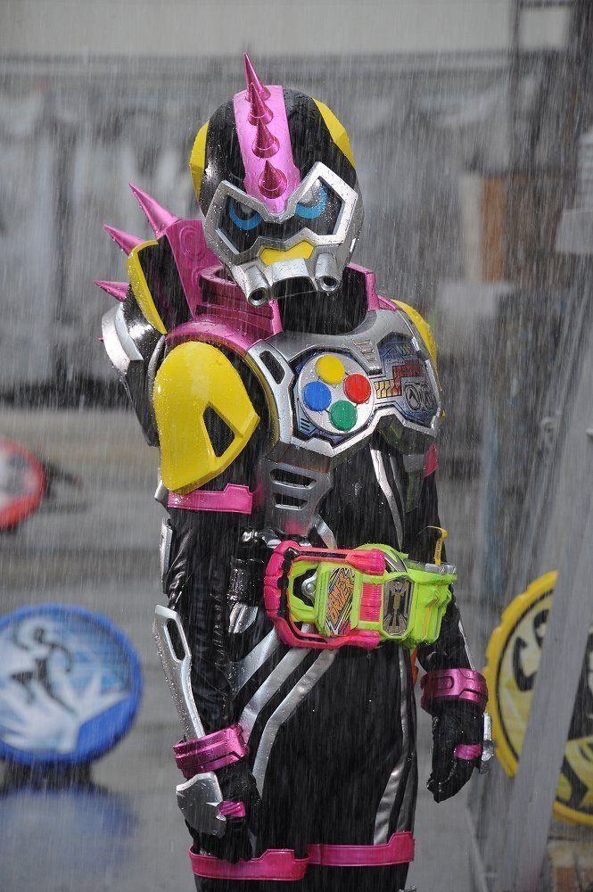 仮面ライダーエグゼイド バグルドライバー ツヴァイ　仮面ライダークロノス Amazon | 仮面ライダーエグゼイド 変身ベルト DXバグル