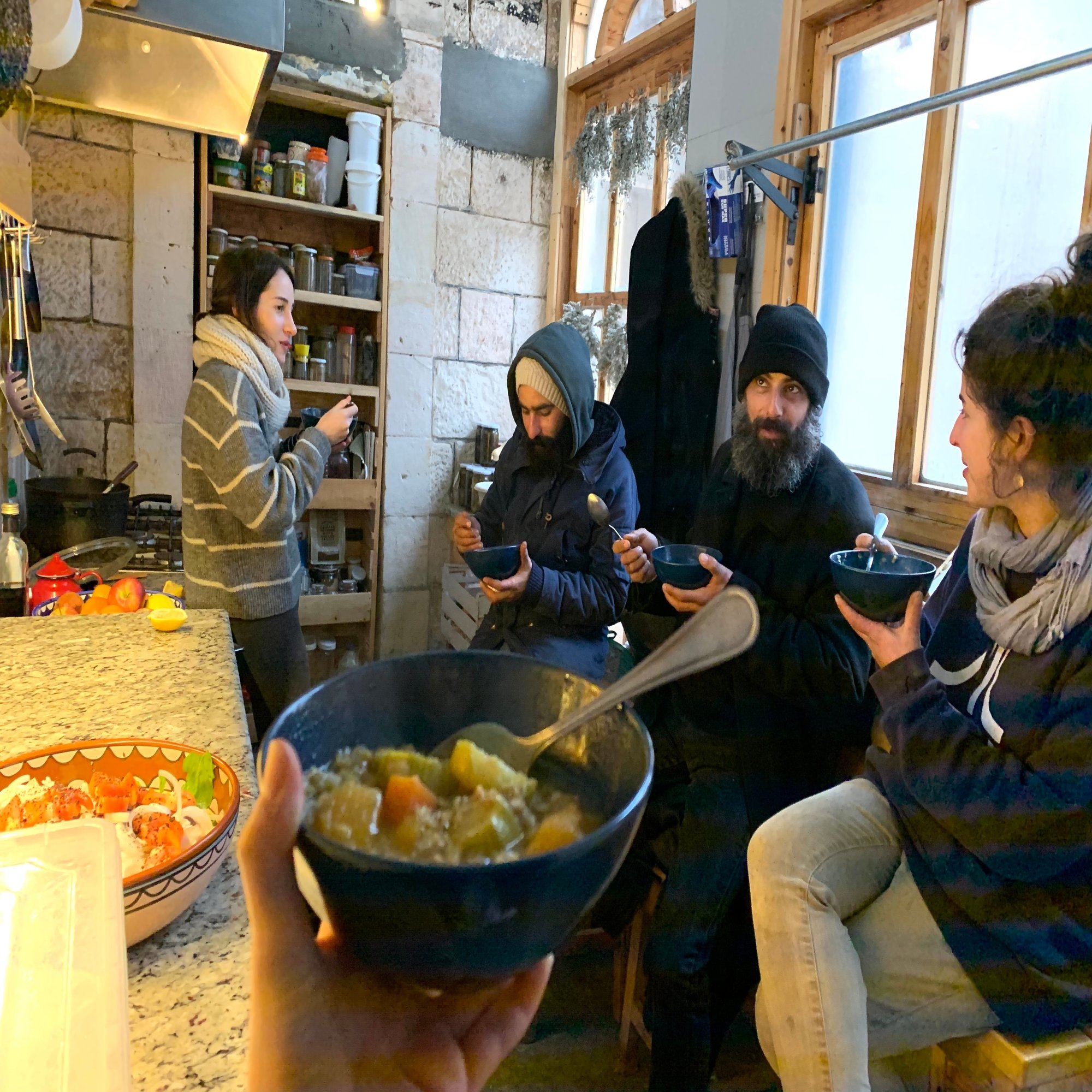 全員オムライスを見たことがない!?中東で試される「Yahoo!知恵袋」の底力｜書籍化「ヨルダンの本屋に住んでみた」のフウ