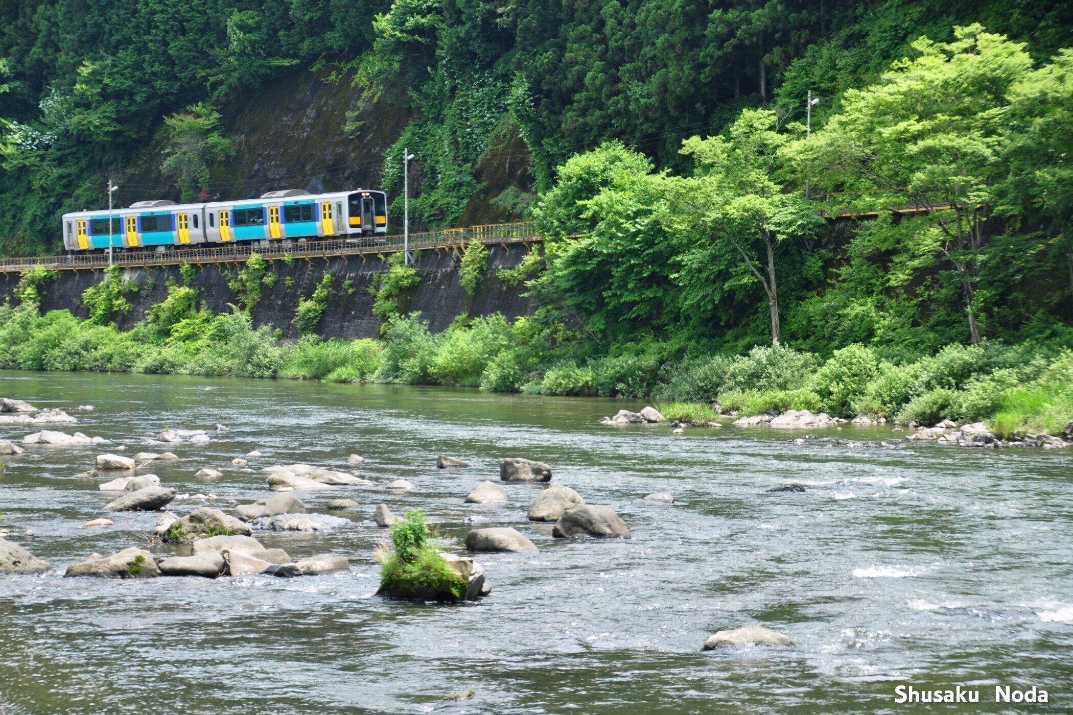 梅雨時しっとり鉄道旅-鉄道風景写真館｜野田周作