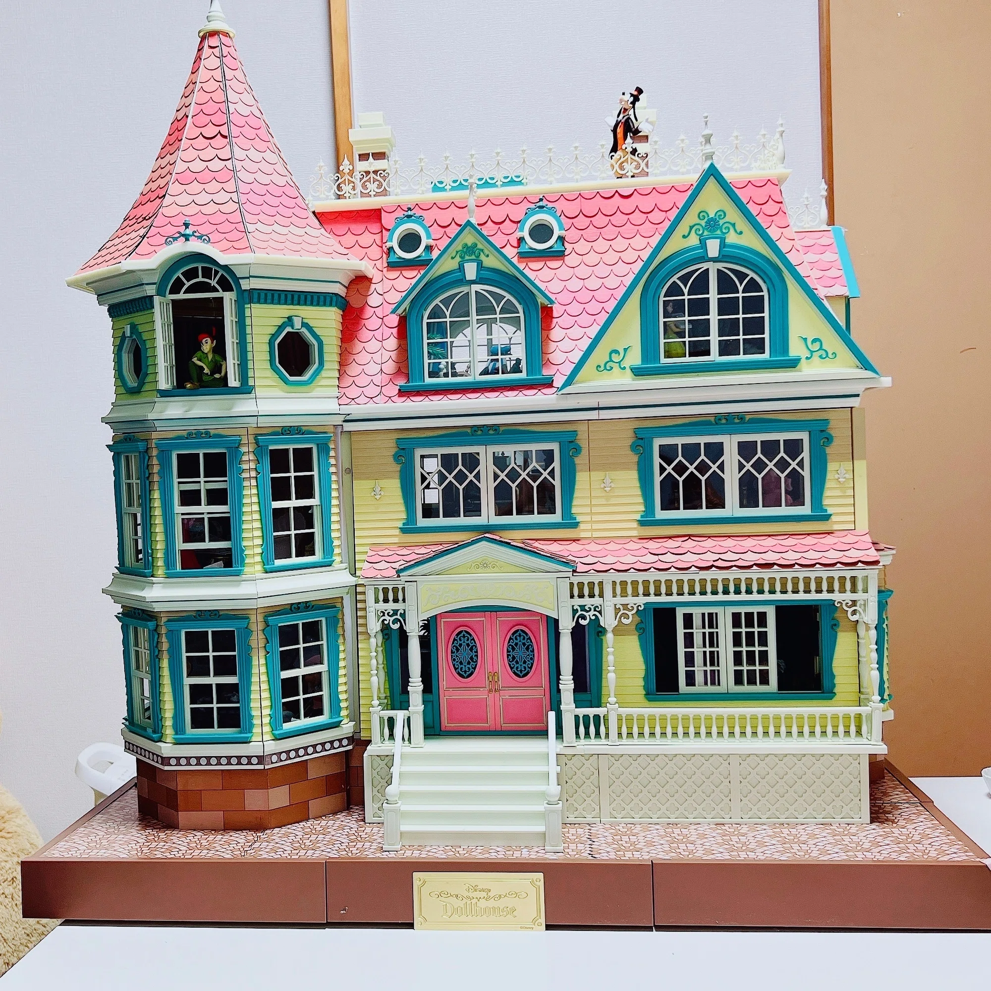 ディズニーのドールハウスを作りました♪｜もちまま