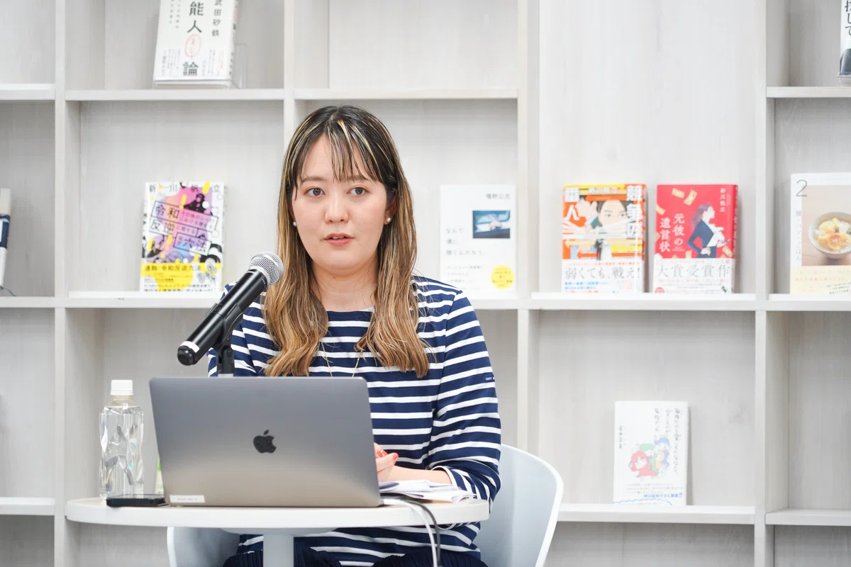 新川帆立さん登壇写真