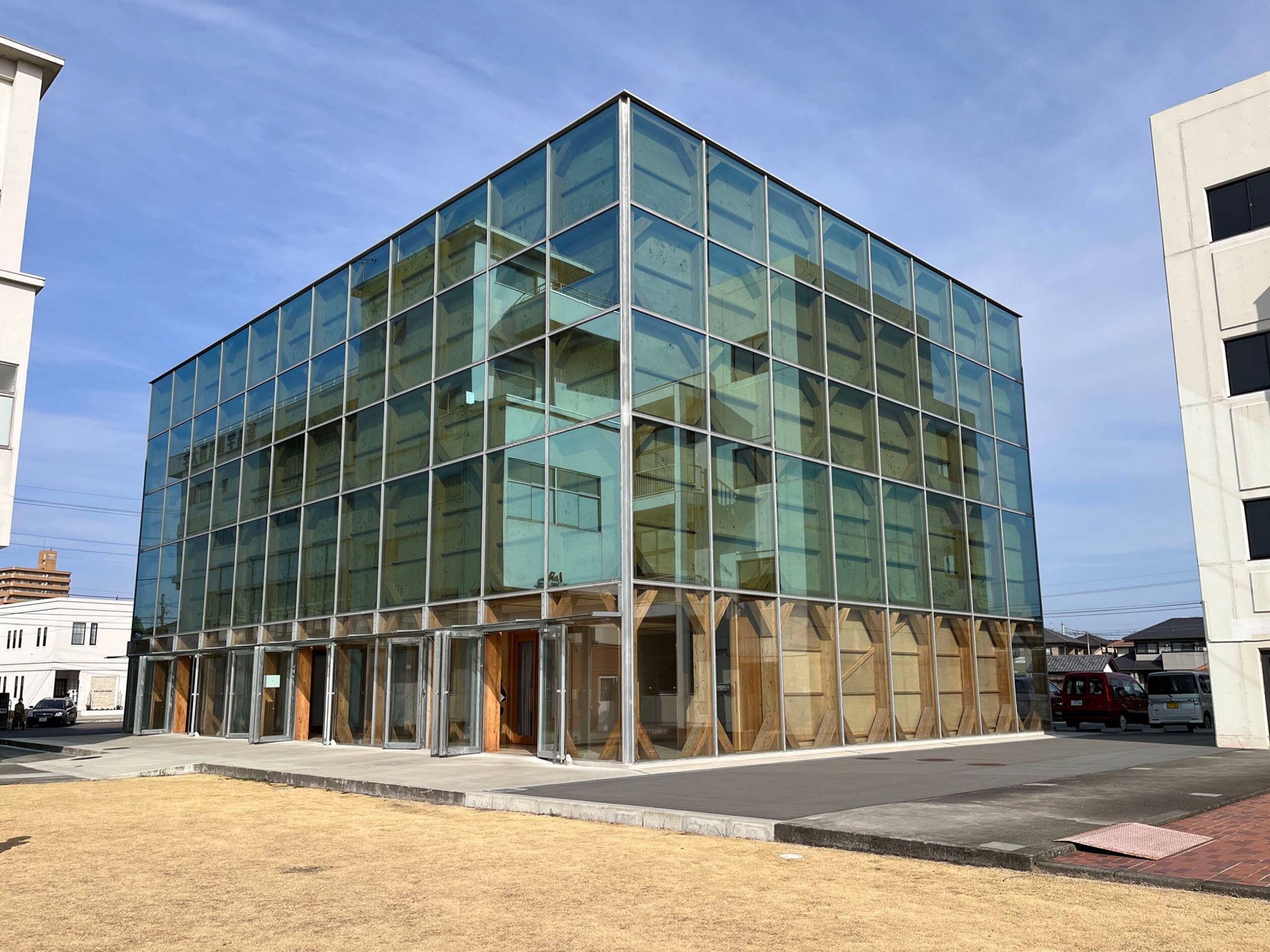 建築】木漏れ日で満たされる新島チャペル（手塚建築研究所）｜Hiroshi